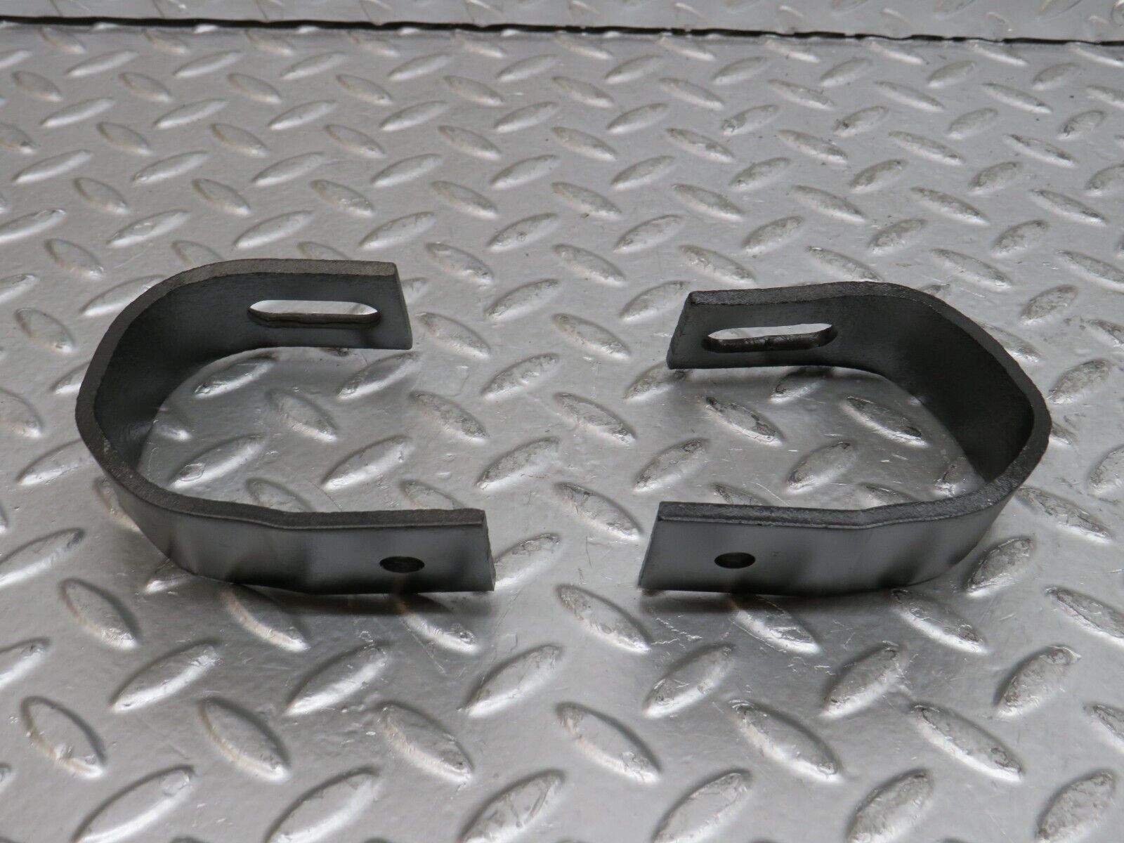 29672 Mercedes-Benz W123 230E Front Bumper Bracket