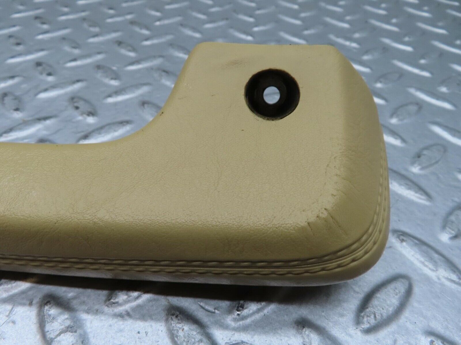 15300 Mercedes-Benz W123 230E Interior Door Handle Right 1239702001