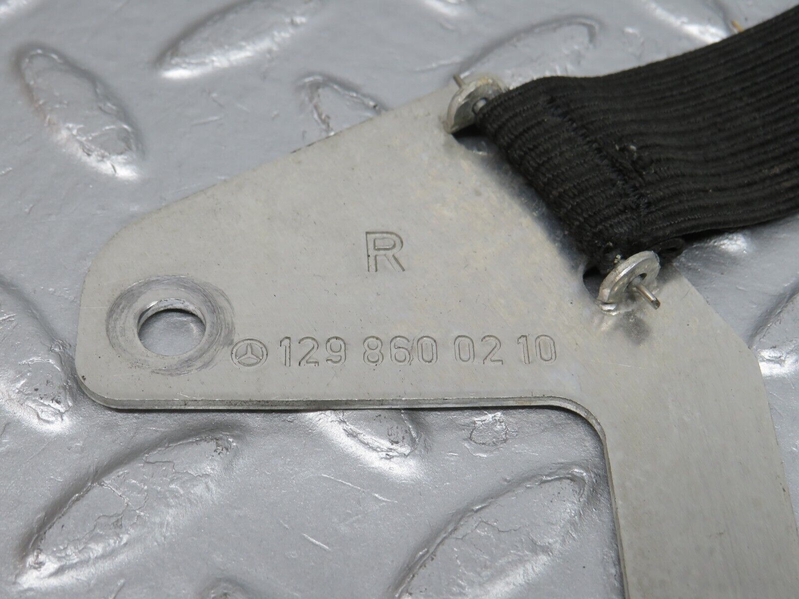 39783 Mercedes-Benz R129 320SL Coupe Wind Deflector Cover Right