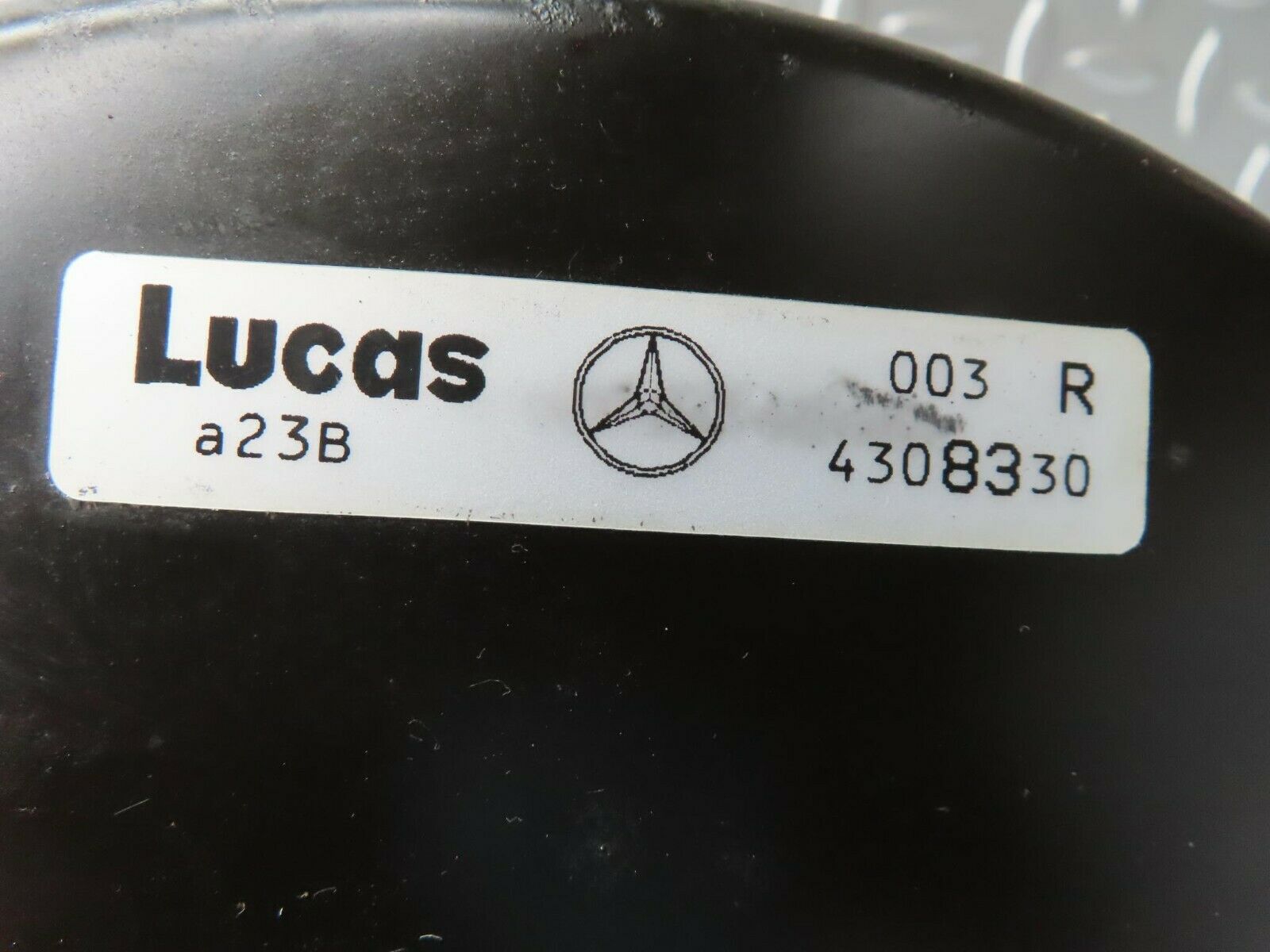 16299 Mercedes-Benz W124 260E Brake Booster Lucas 4308330
