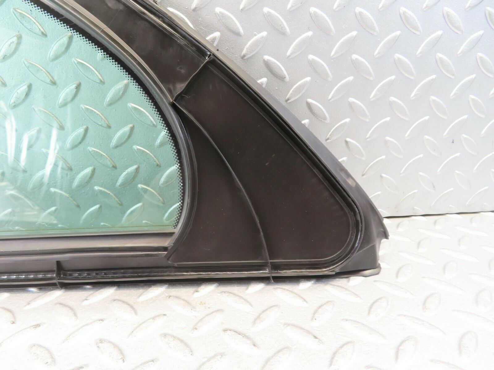 11196 Mercedes-Benz W221 S320 Rear Right Quarter Window Glass