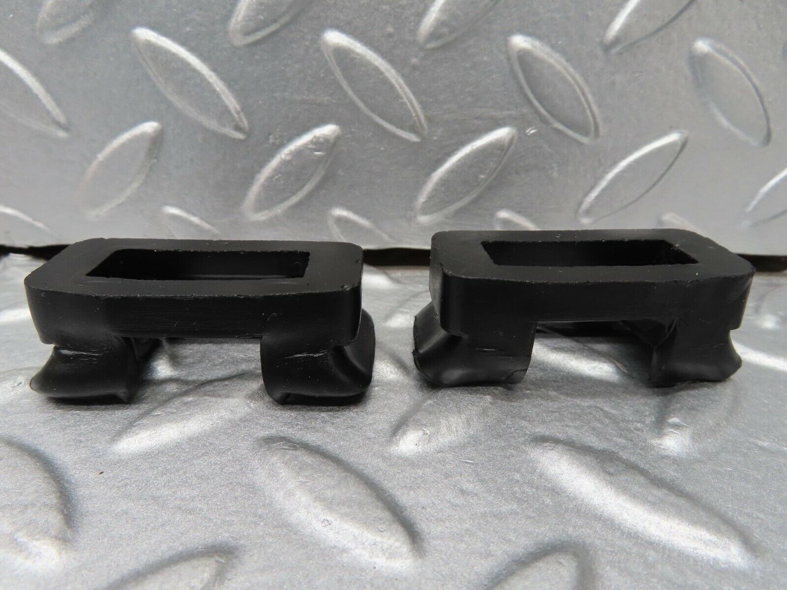 16457 Mercedes-Benz W124 260E Door Check Strap Rubber Seal Pair 2017270430