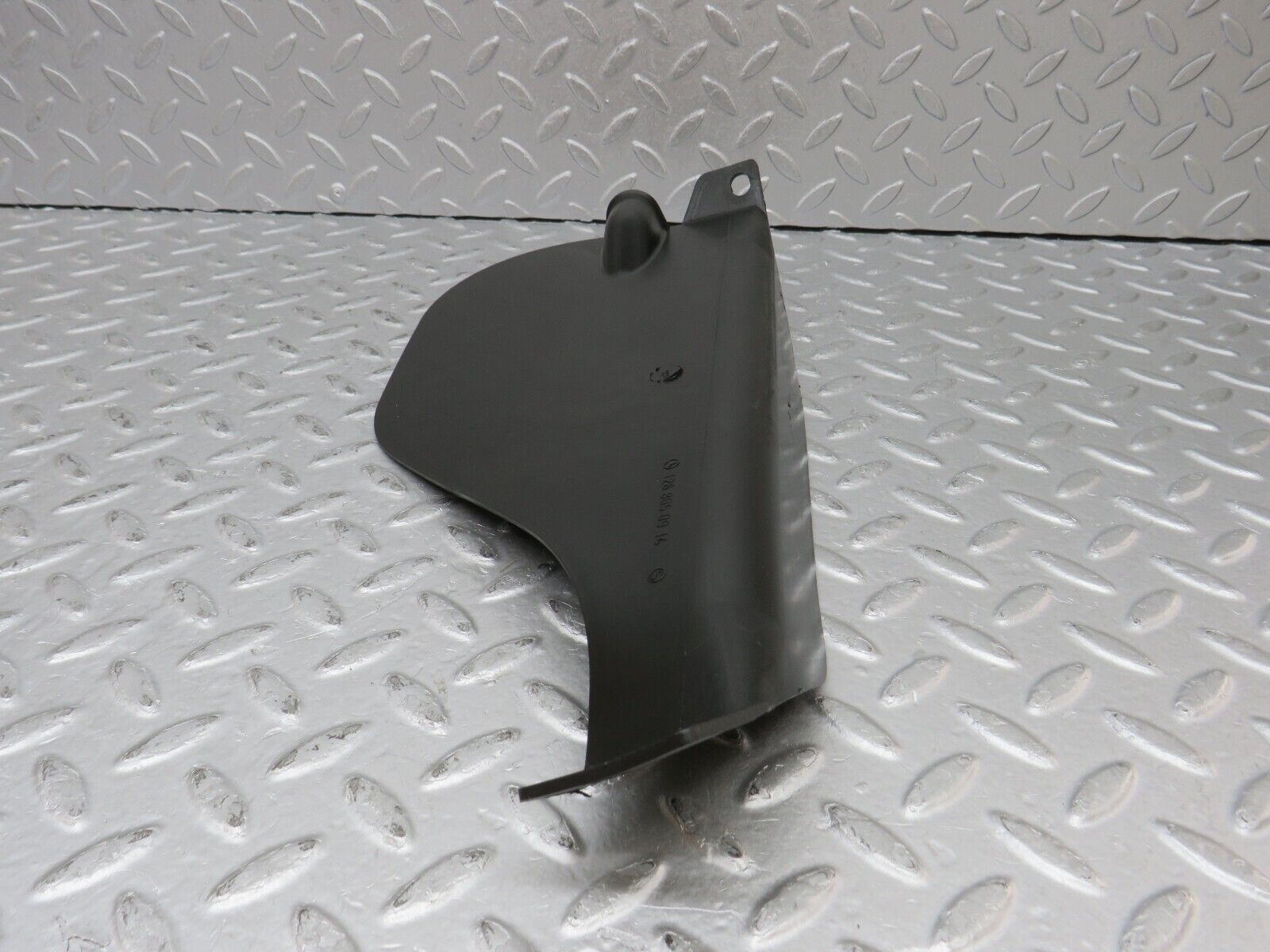 36945 Mercedes-Benz C126 420SEC Coupe Vacuum Pump Housing Cover 1268050914