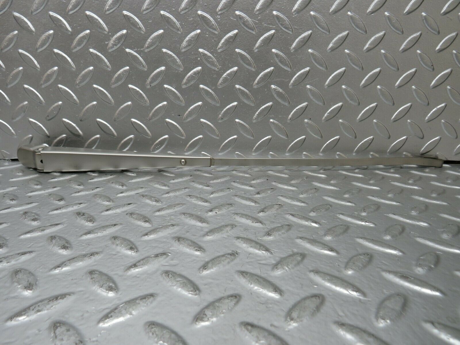 23224 Mercedes-Benz W116 350SE Wiper Arm Bosch Left Side