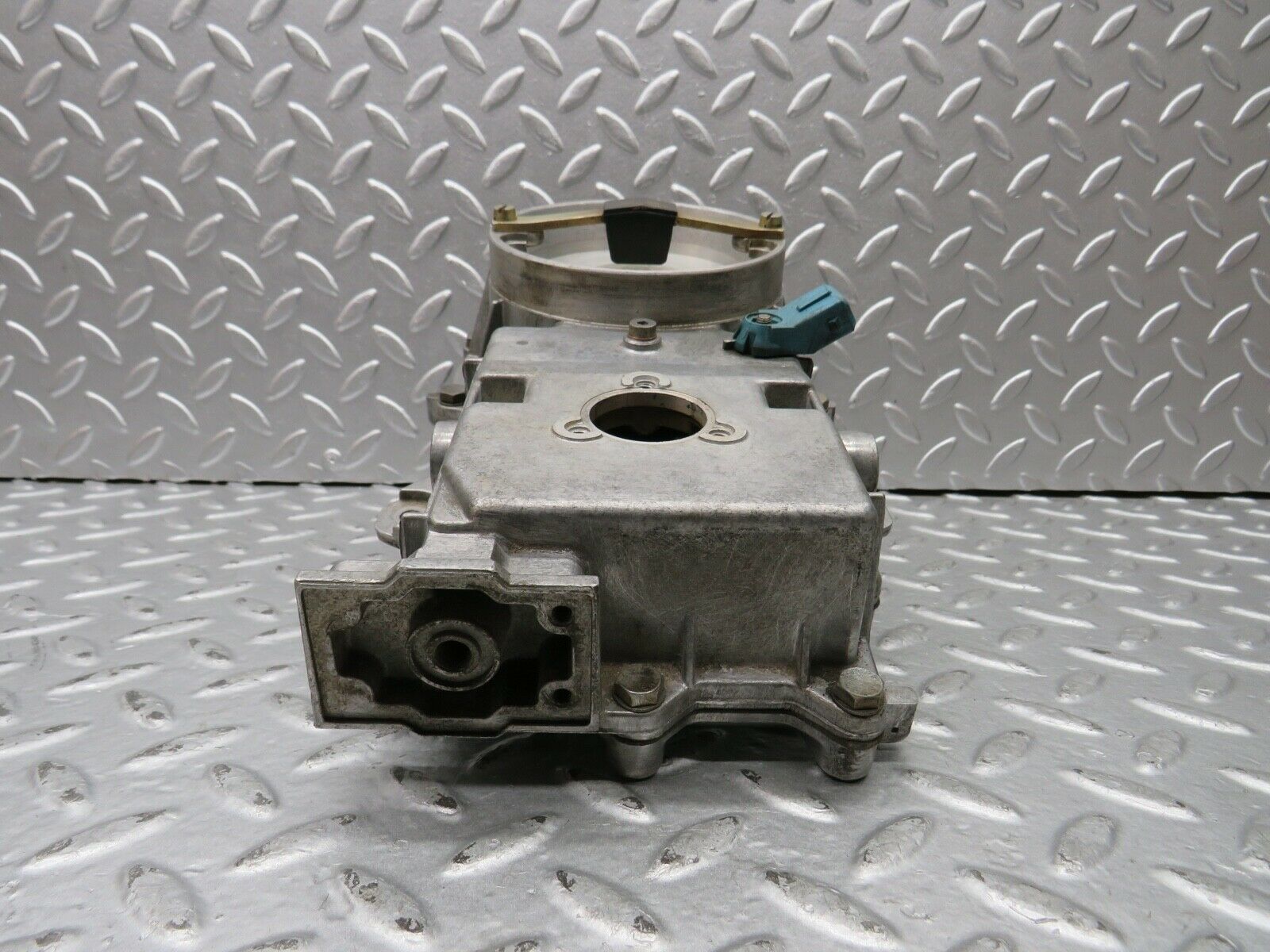 21824 Mercedes-Benz W123 Air Flow Mass Meter Sensor Bosch 1101410590