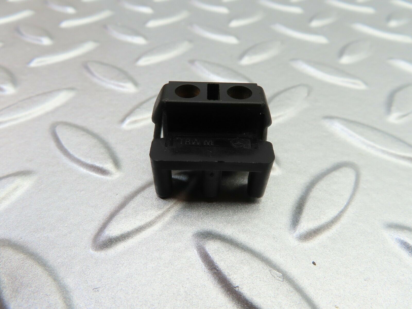 6520 Mercedes-Benz S124 E220 Wagon Wiring Cable Junction Box 0005400269