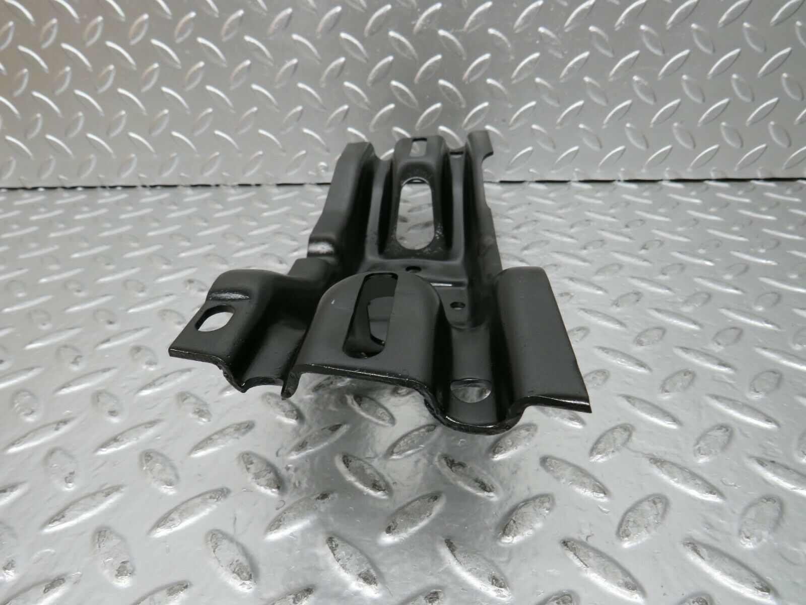 23511 Mercedes-Benz W114 280E Gearbox Mount Bracket