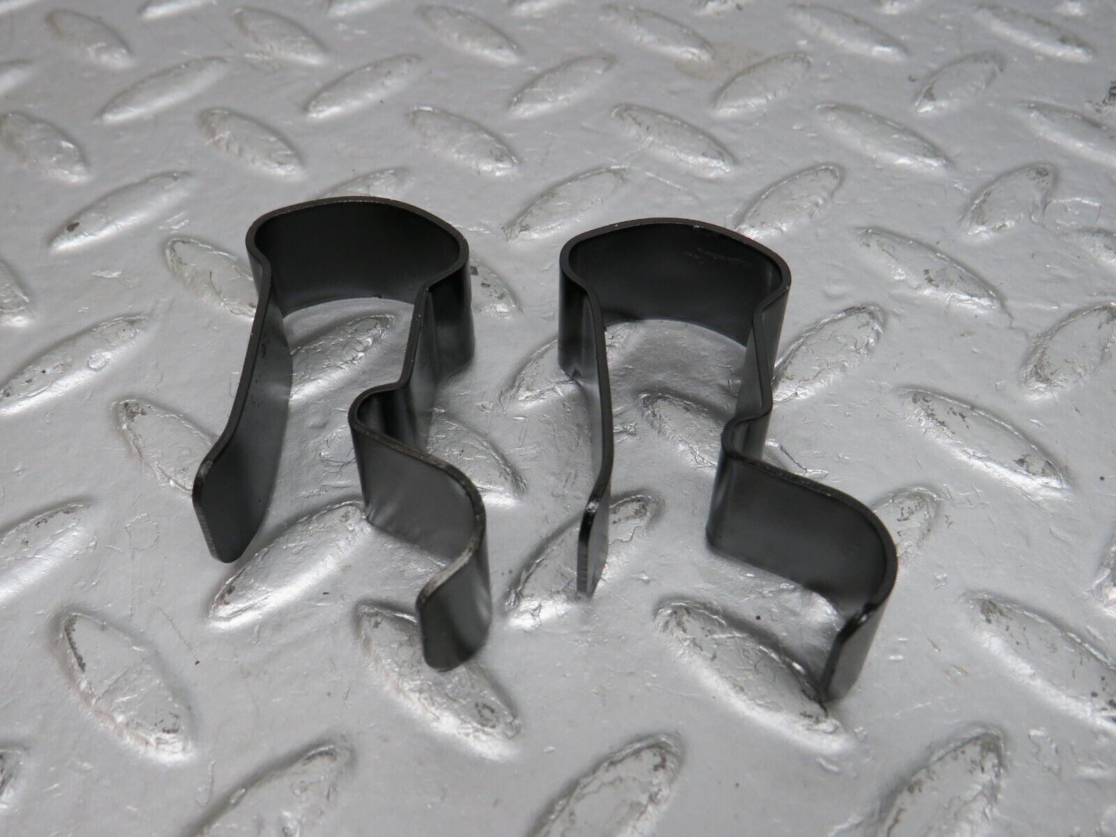 39650 Mercedes-Benz R129 320SL Coupe Radiator Fan Shroud Holder Bracket 2x