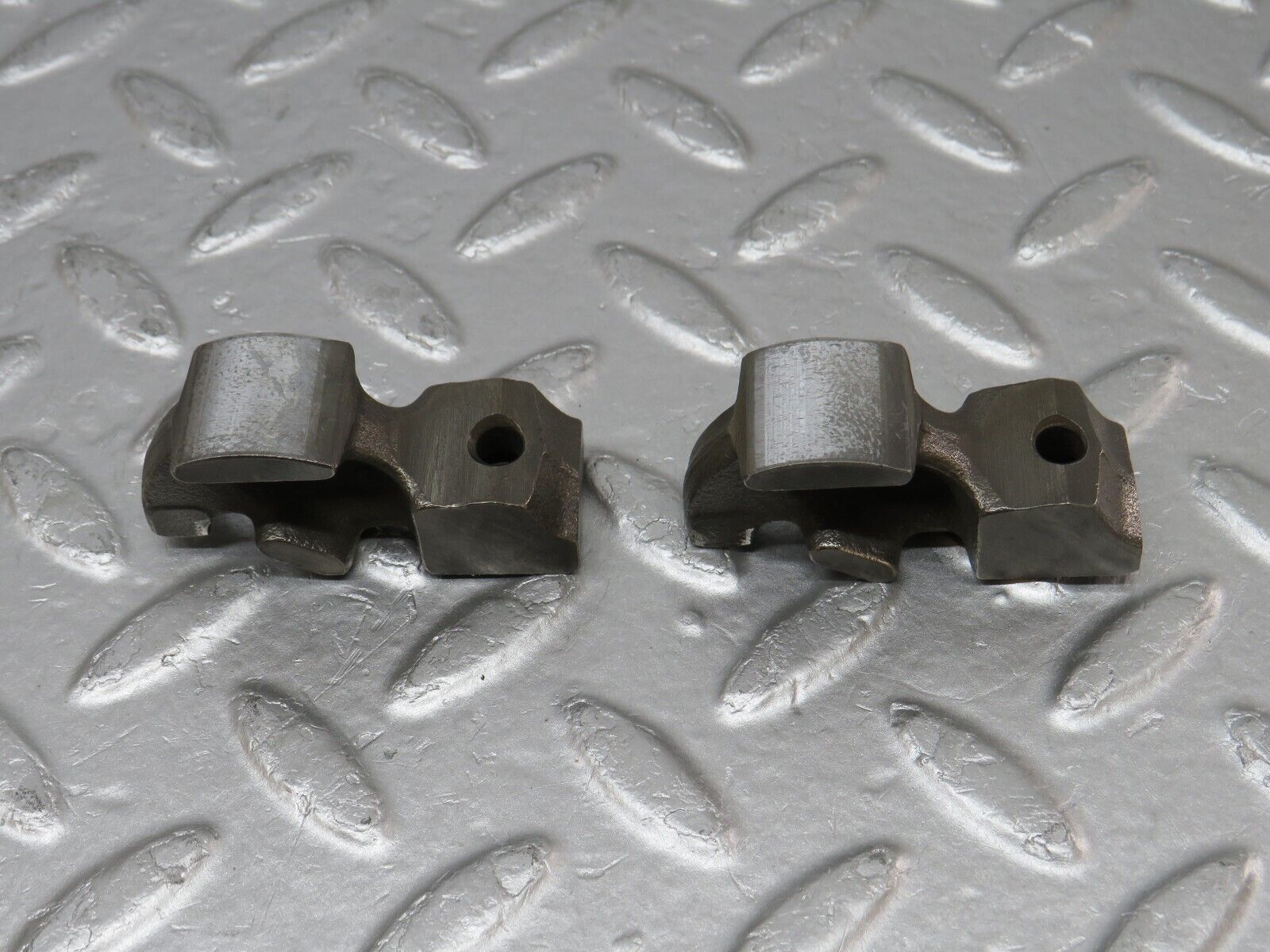 34561 Mercedes-Benz C126 380SEC Coupe Rocker Arm With Valve Tappet