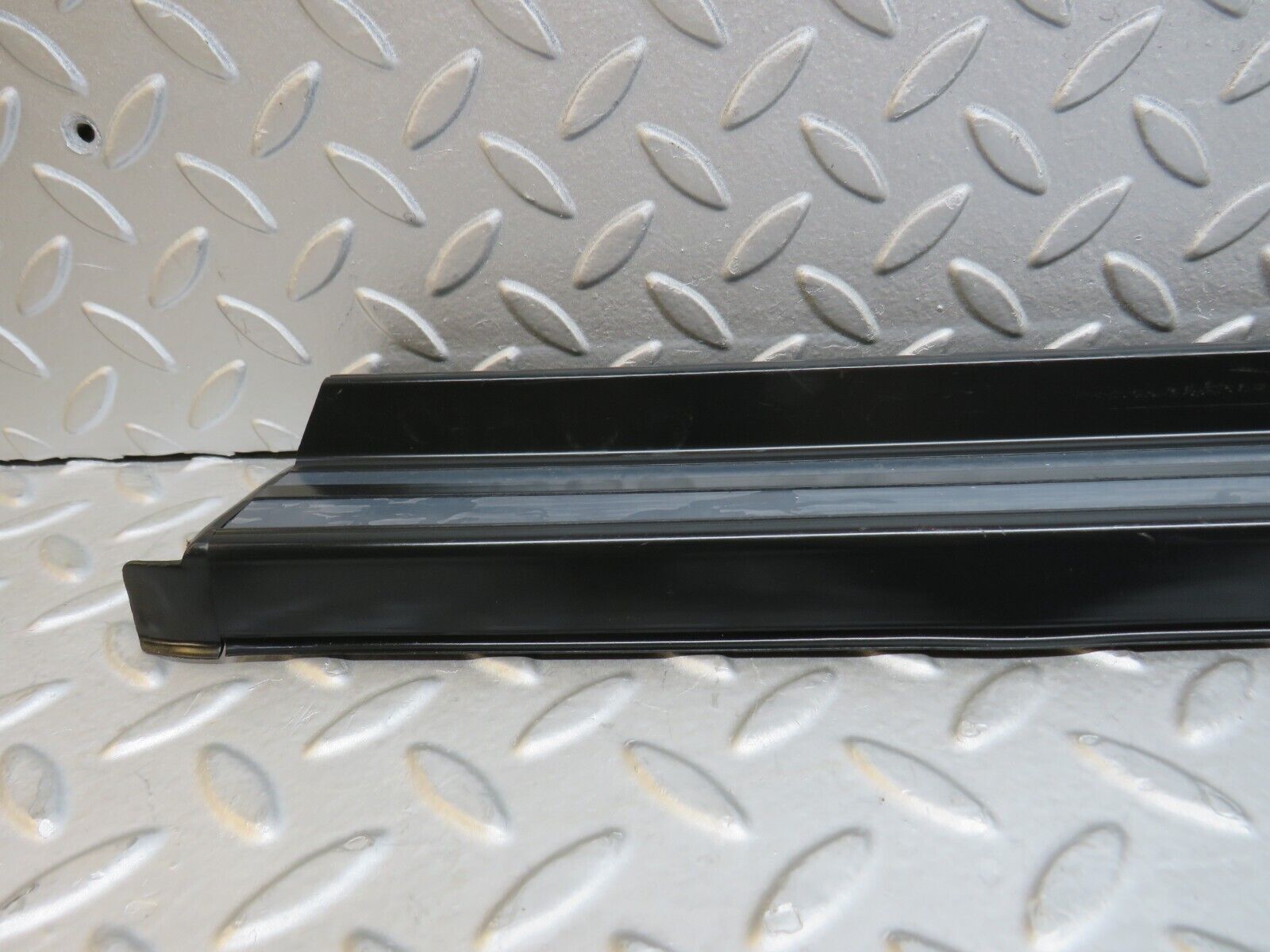 37868 Mercedes-Benz A124 320E Cabriolet Left Door Sill Trim Black