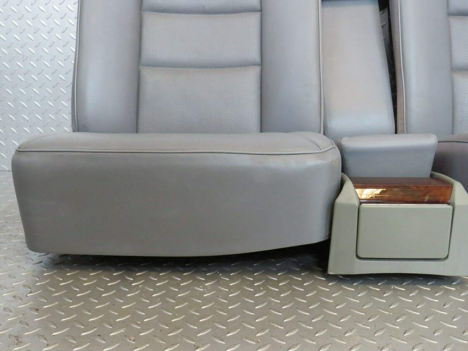 22384 Mercedes-Benz C124 E220 Coupe Rear Seat Leather Grey