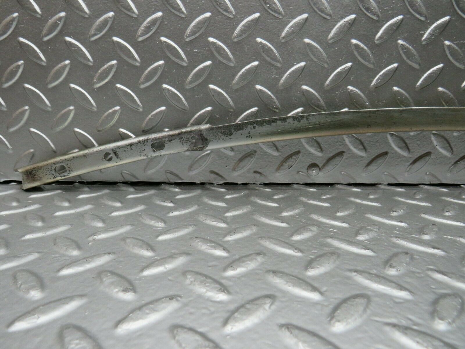 22532 Mercedes-Benz C124 E220 Coupe Left Door Window Channel