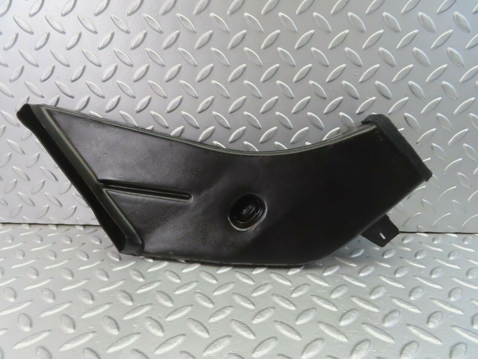 10448 Mercedes-Benz W201 190E Air Duct Heater Ventilation Right 2018310246