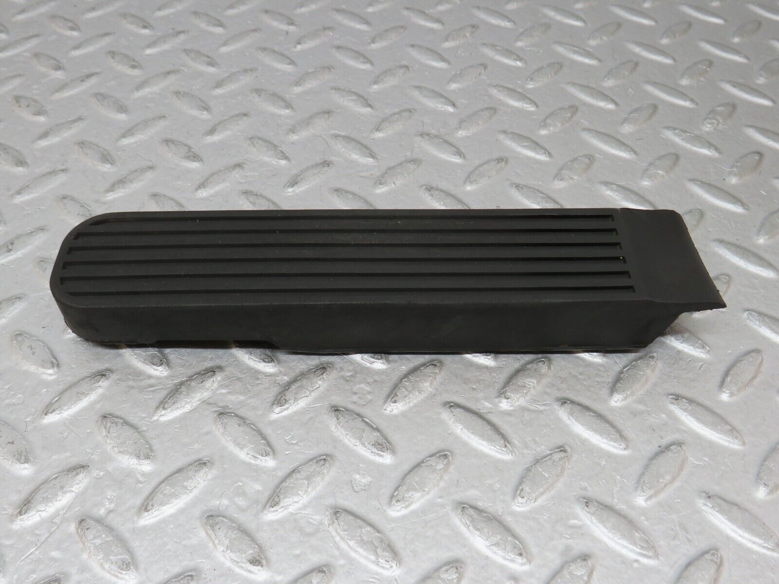 35846 Mercedes-Benz W108 Accelerator Pedal Rubber 1103000002