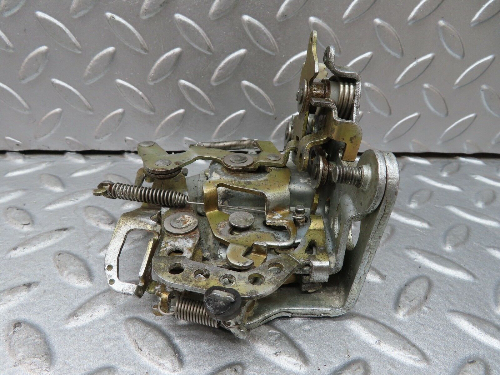 17762 Mercedes-Benz W116 450SEL Rear Right Door Lock Mechanism