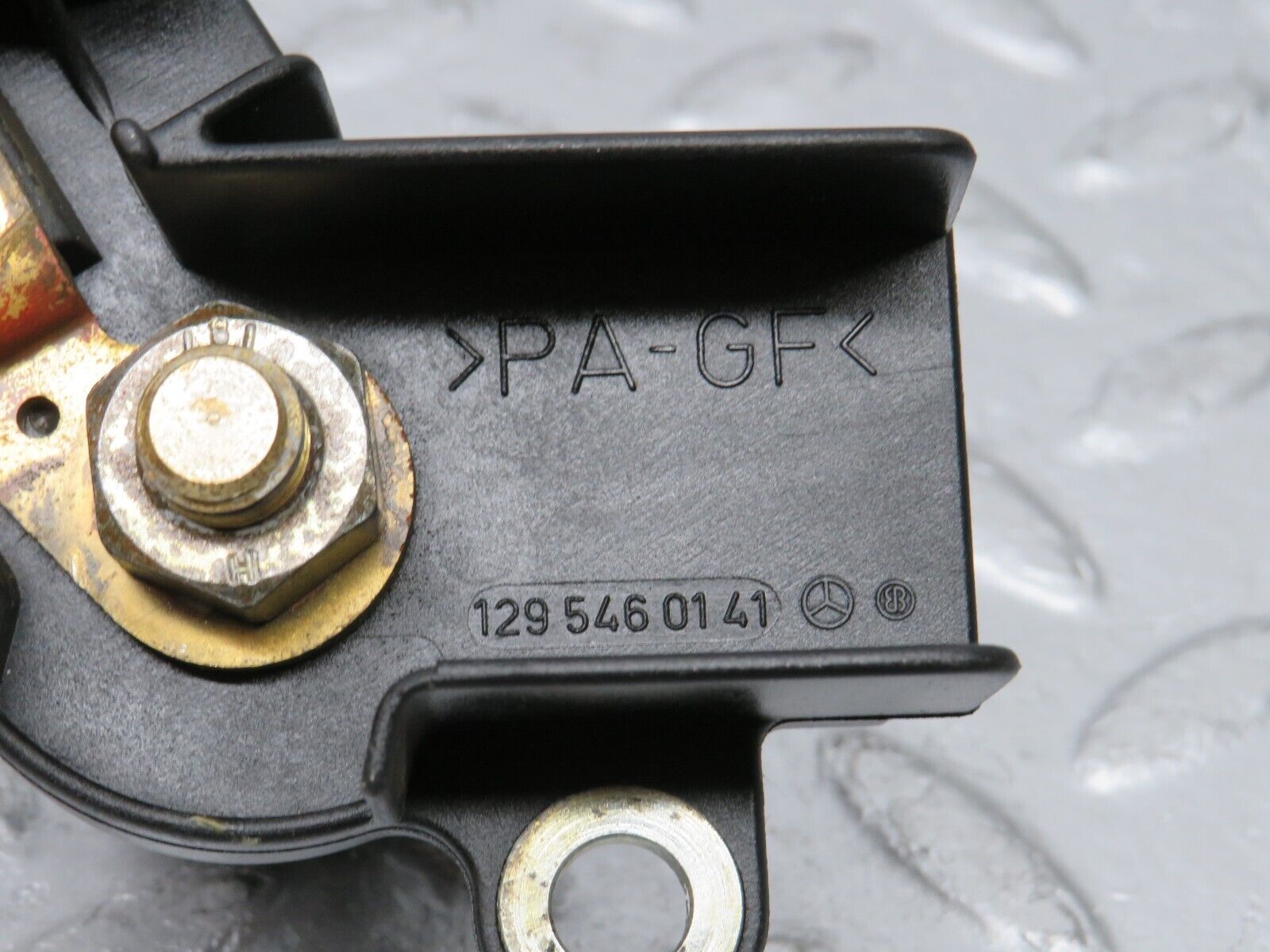 38391 Mercedes-Benz R129 280SL Coupe Positive Battery Cable Connector 1295460141