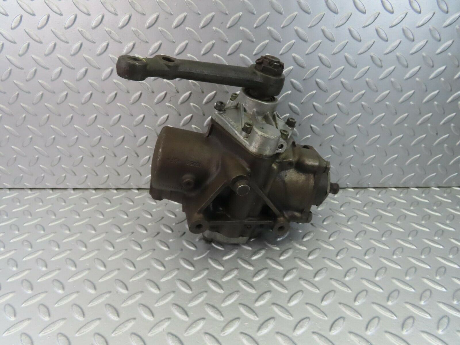 8909 Mercedes-Benz W114 Steering Box 1144610501