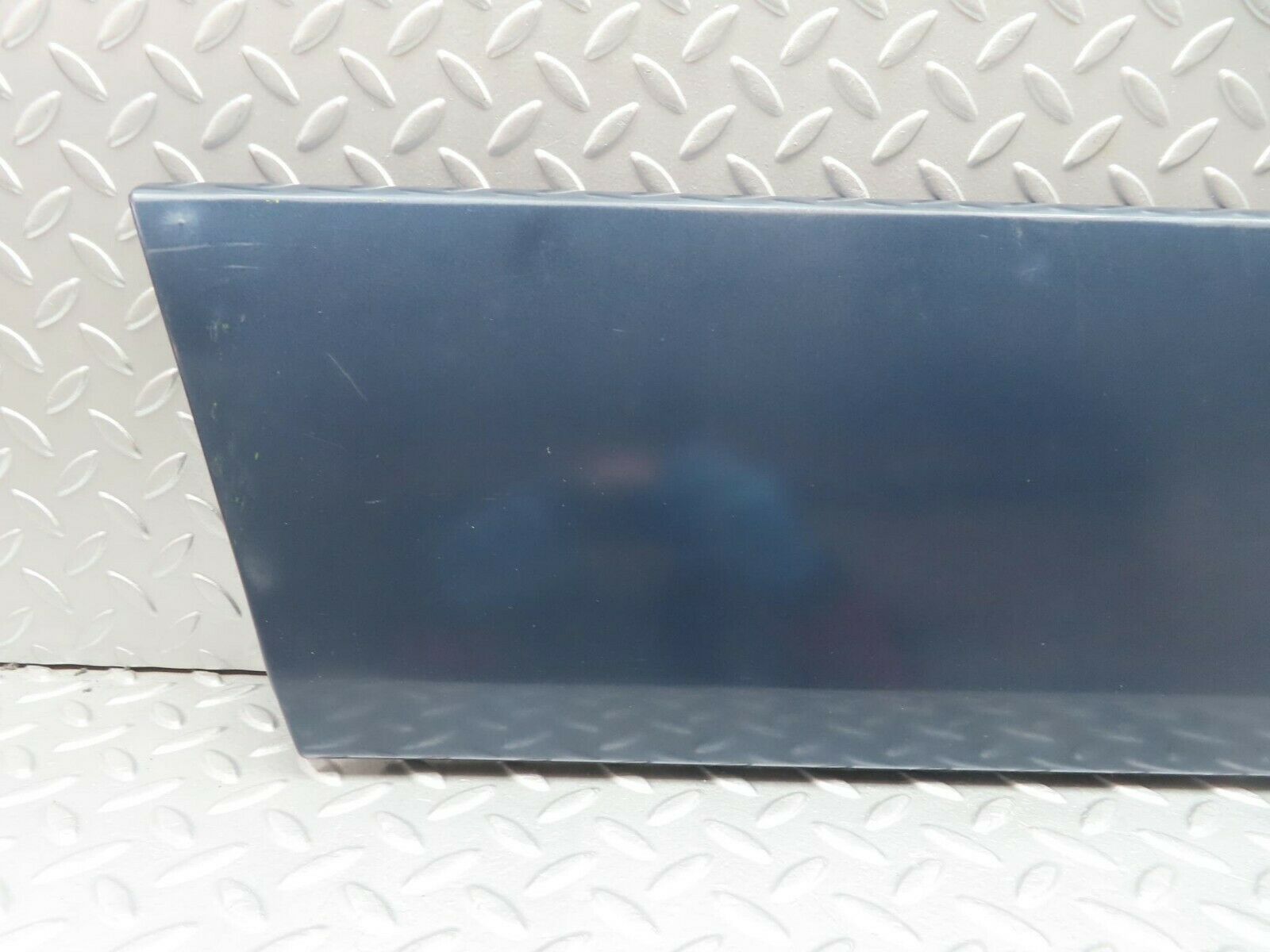 10541 Mercedes-Benz W201 190E Rear Right Door Moulding Trim 2016905840