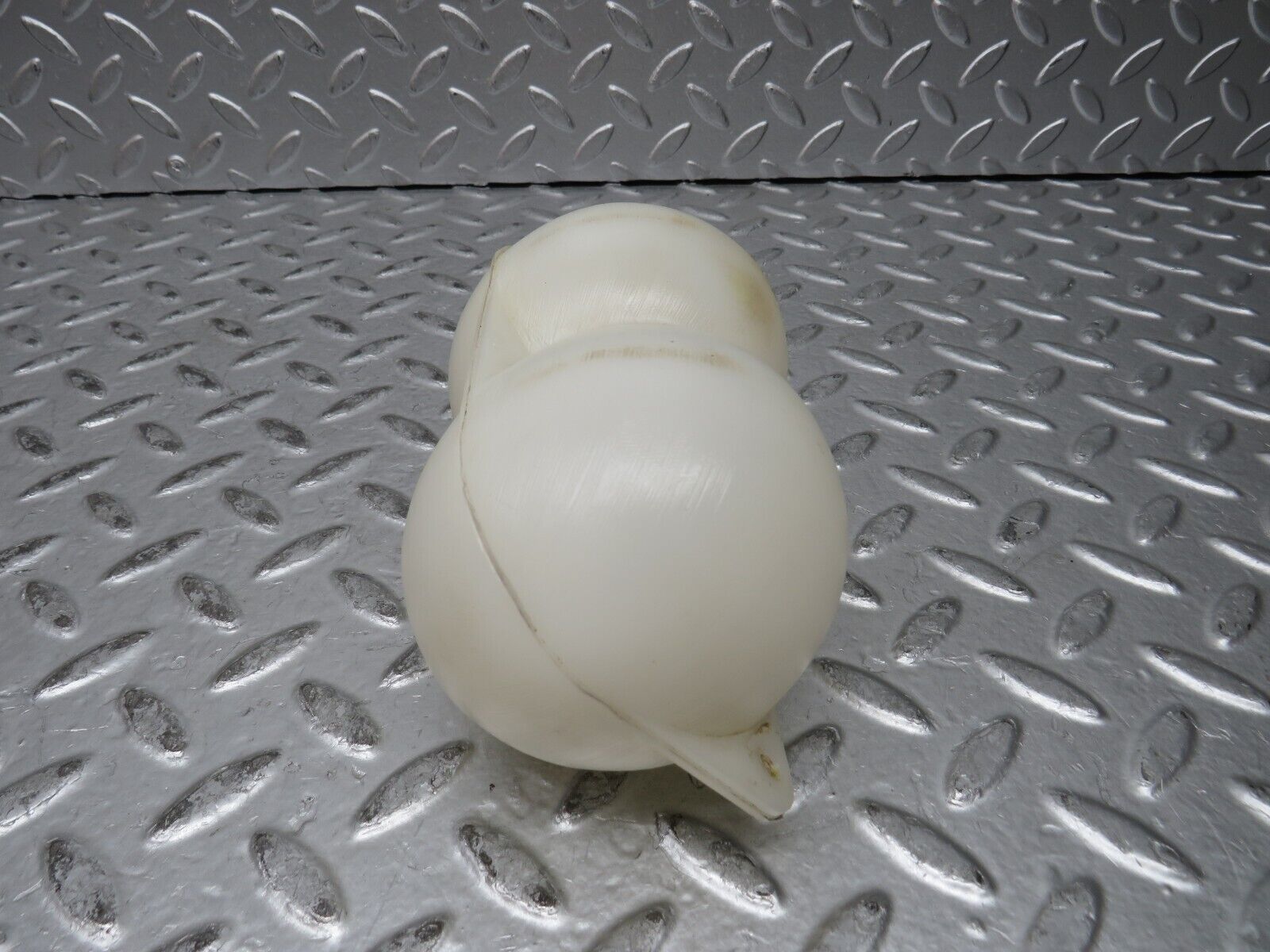 28647 Mercedes-Benz W123 230E Vacuum Reservoir Tank