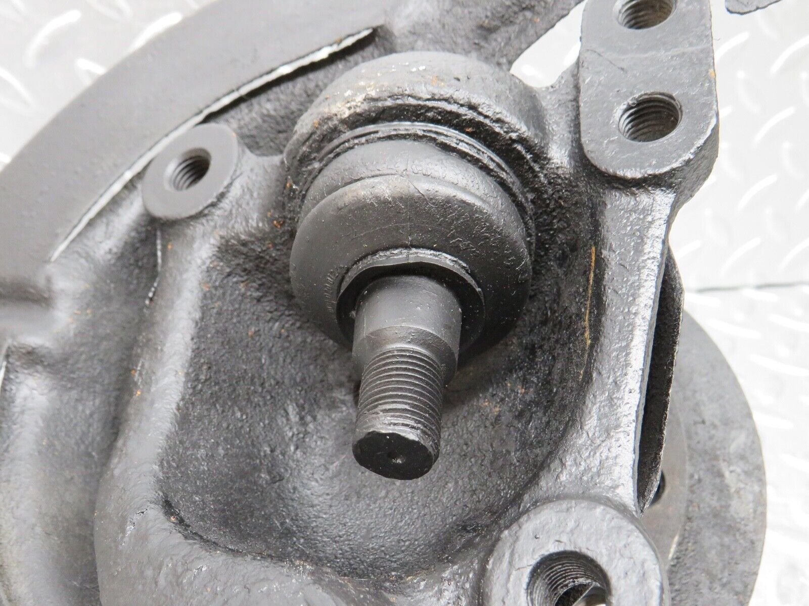 0381 Mercedes-Benz W108 280SE Complete Wheel Hub Front Left