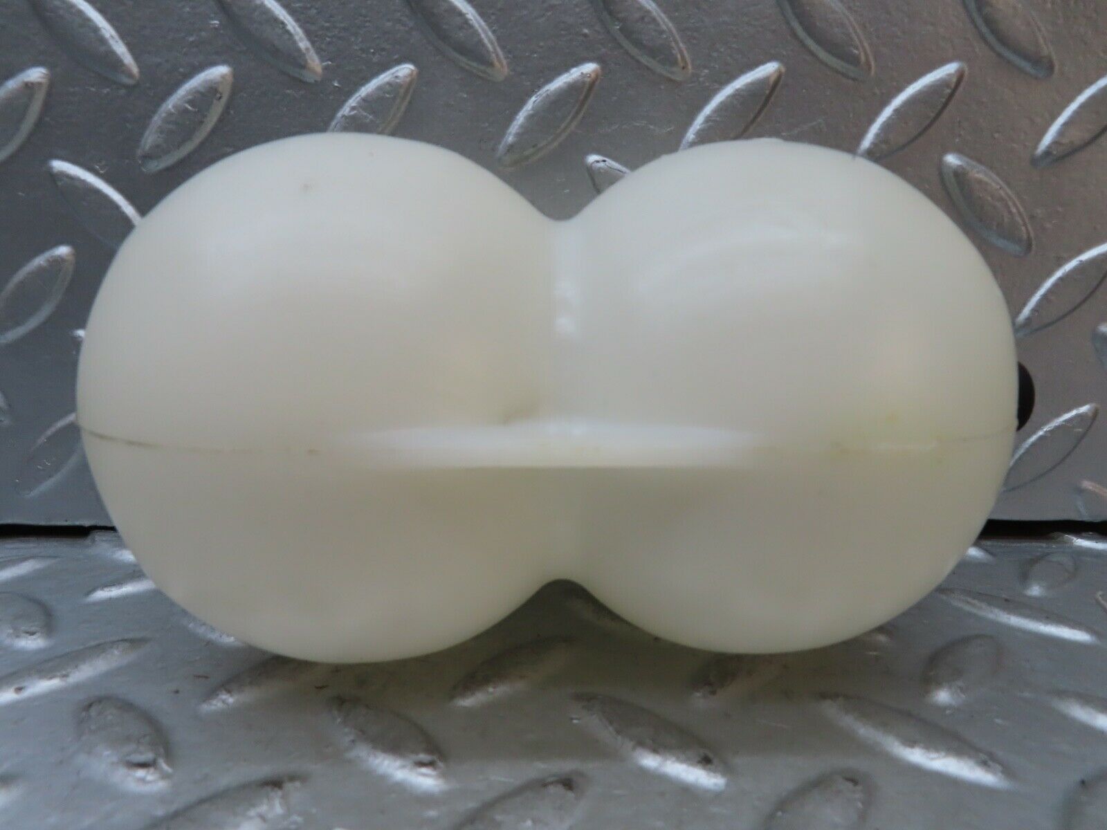 21169 Mercedes-Benz W123 230E Vacuum Reservoir Tank