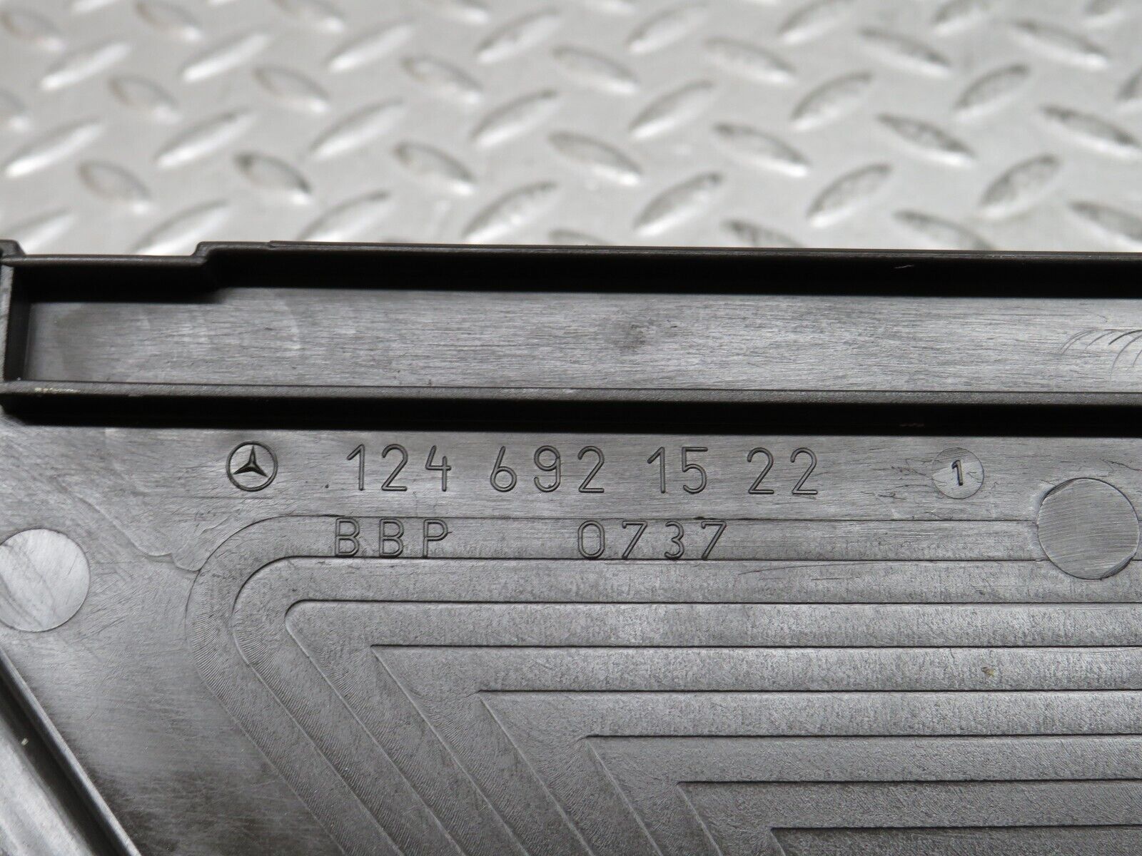 29055 Mercedes-Benz C124 320CE Rear Left Cover For Window Regulator 1246921522