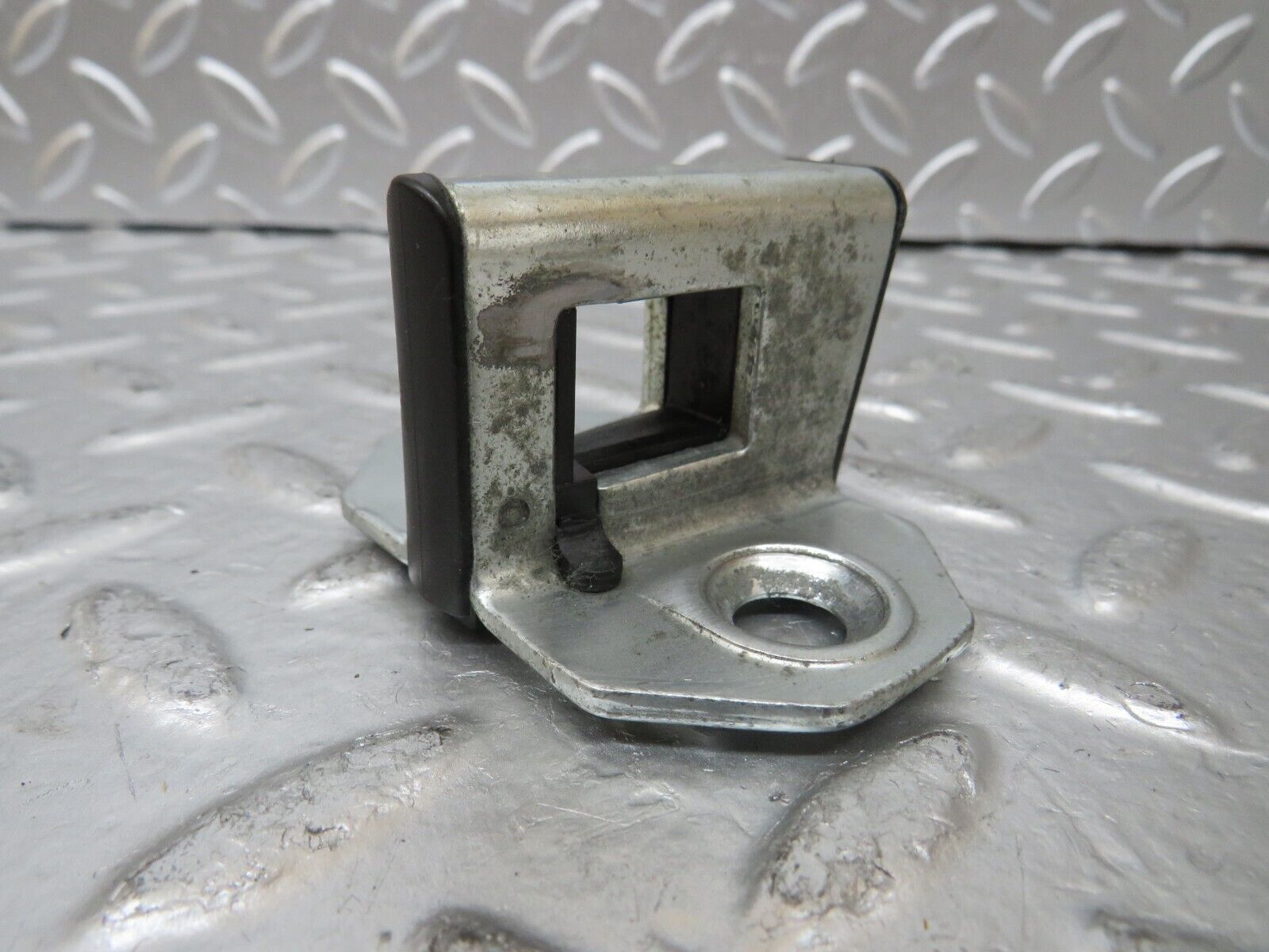 25050 Mercedes-Benz W140 S320 Door Lock Latch Left Side