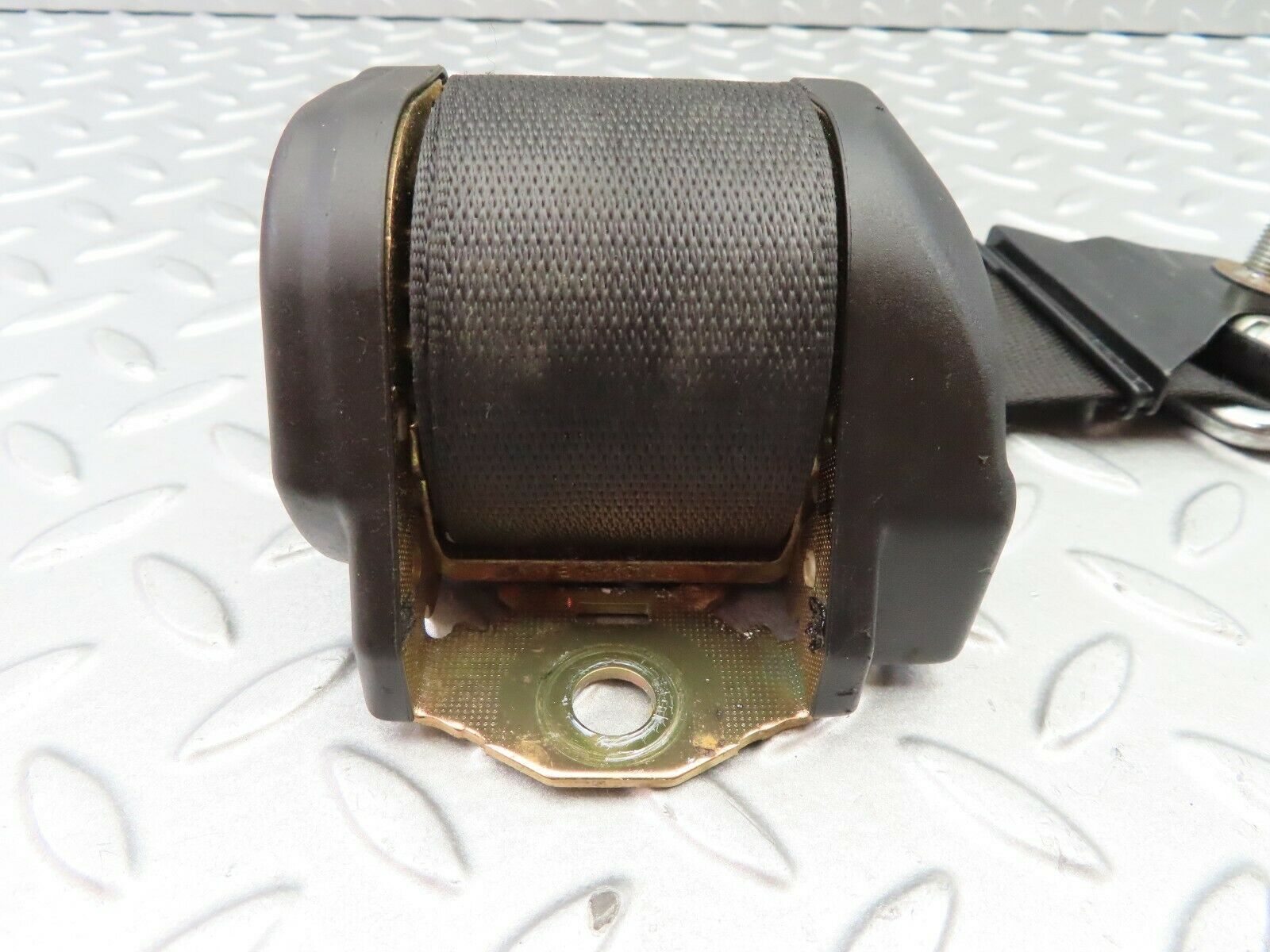 6189 Mercedes-Benz W126 380SE Rear Right Seat Belt 1268600585