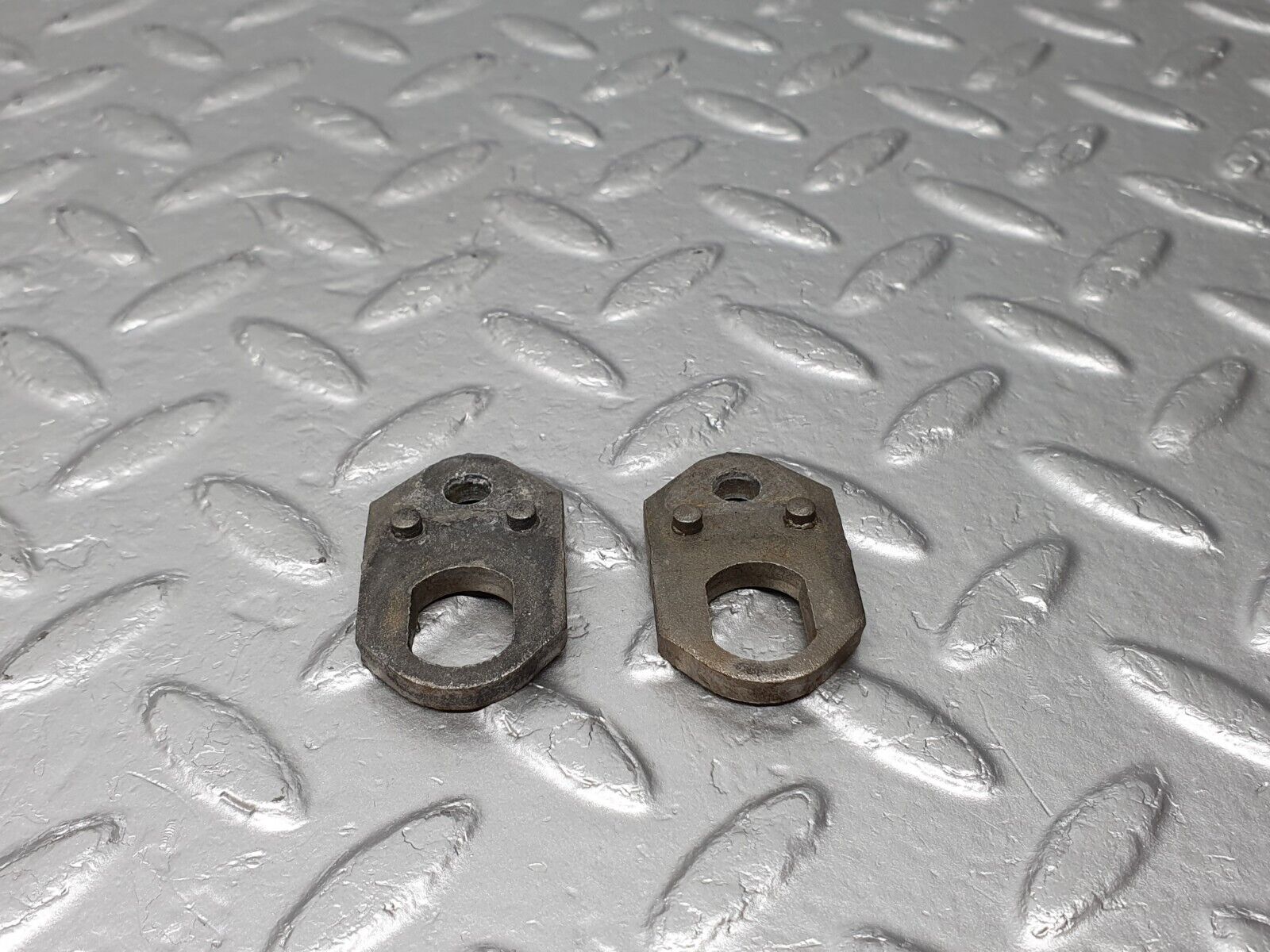 41360 Mercedes-Benz W116 350SE Fuel Injector Bracket Holder 2X