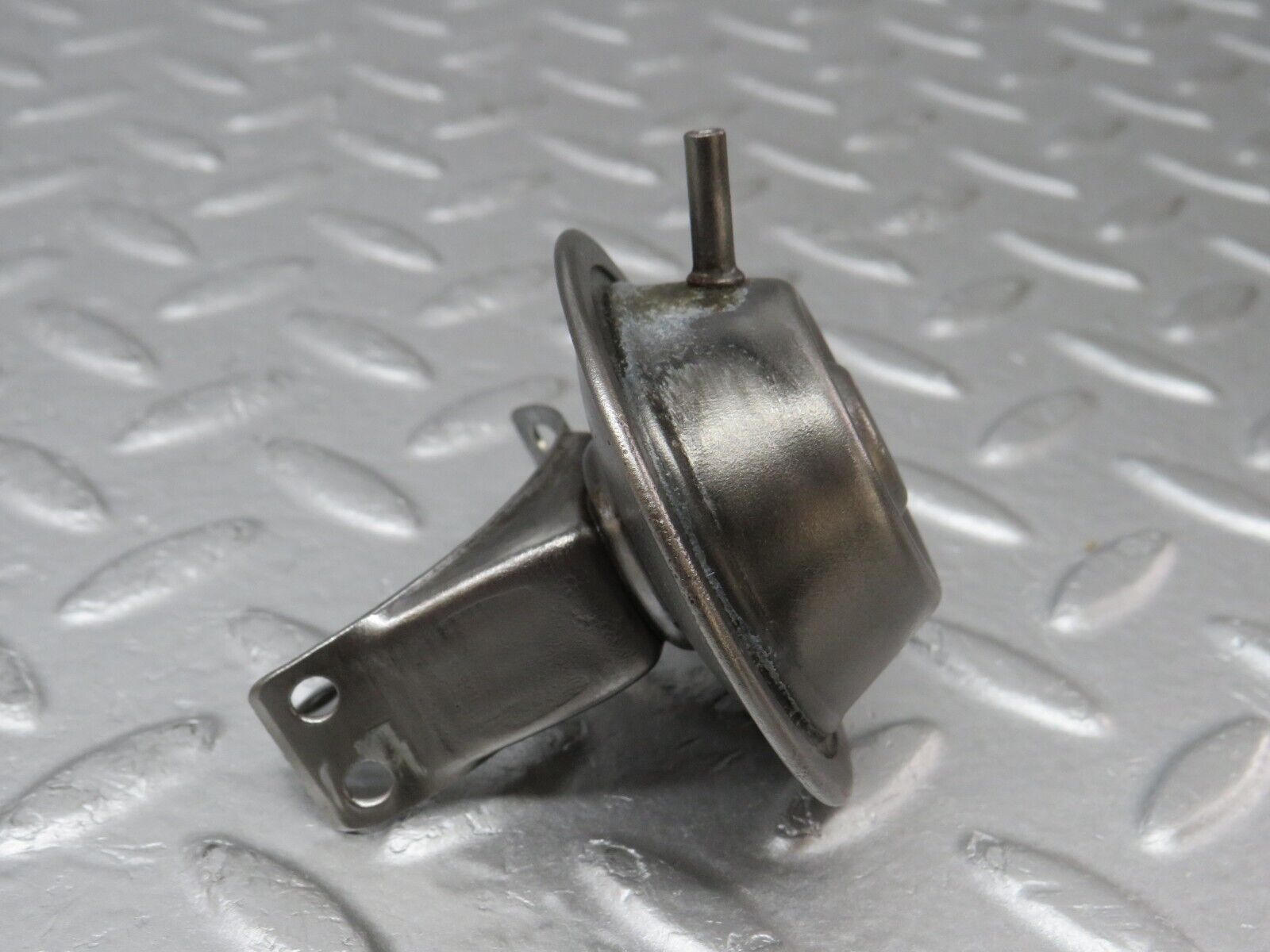 36582 Mercedes-Benz W201 190E 2.0L Ignition Distributor Vacuum Control Valve