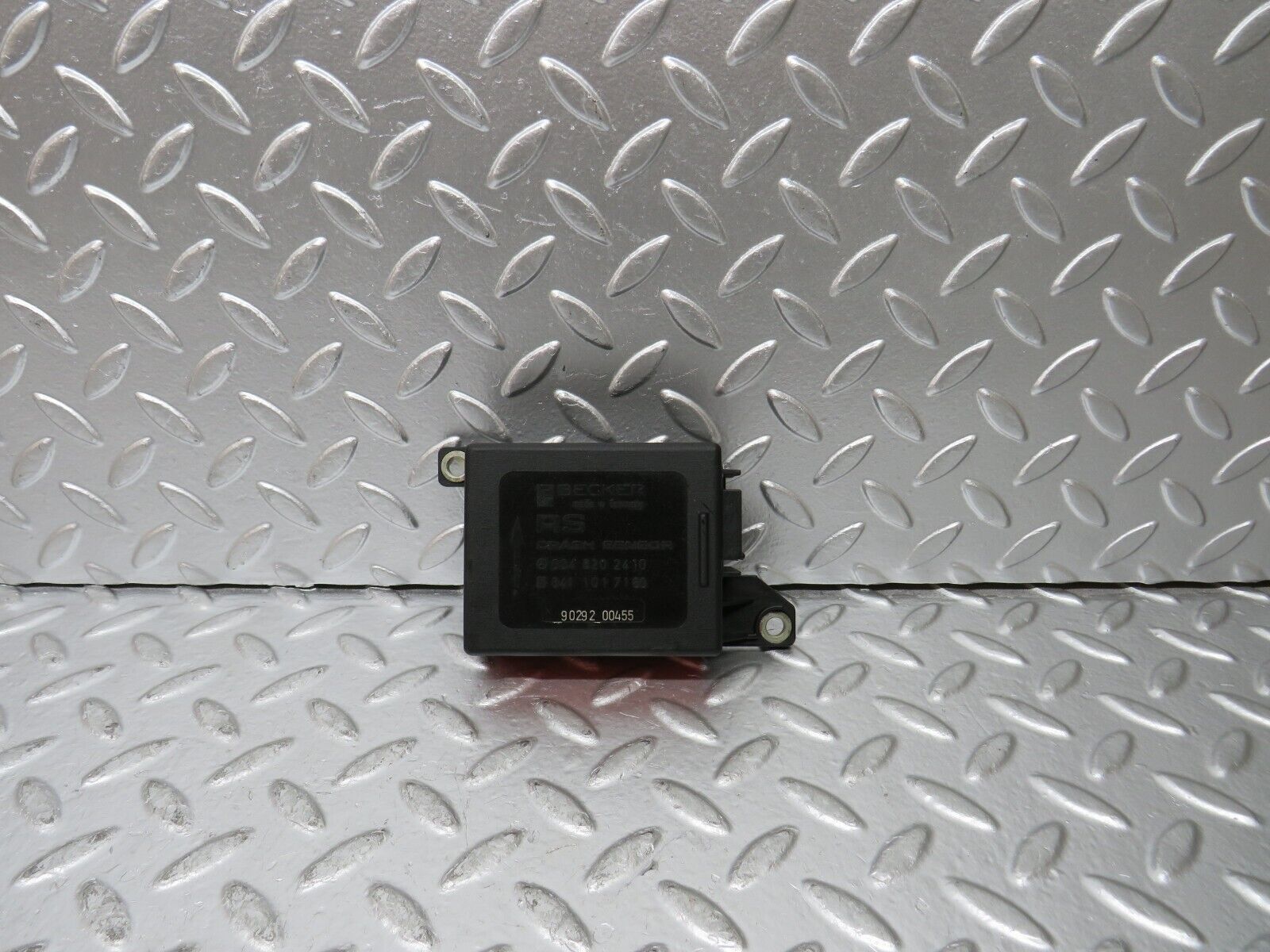 25322 Mercedes-Benz W201 190D Crash Sensor 0048202410