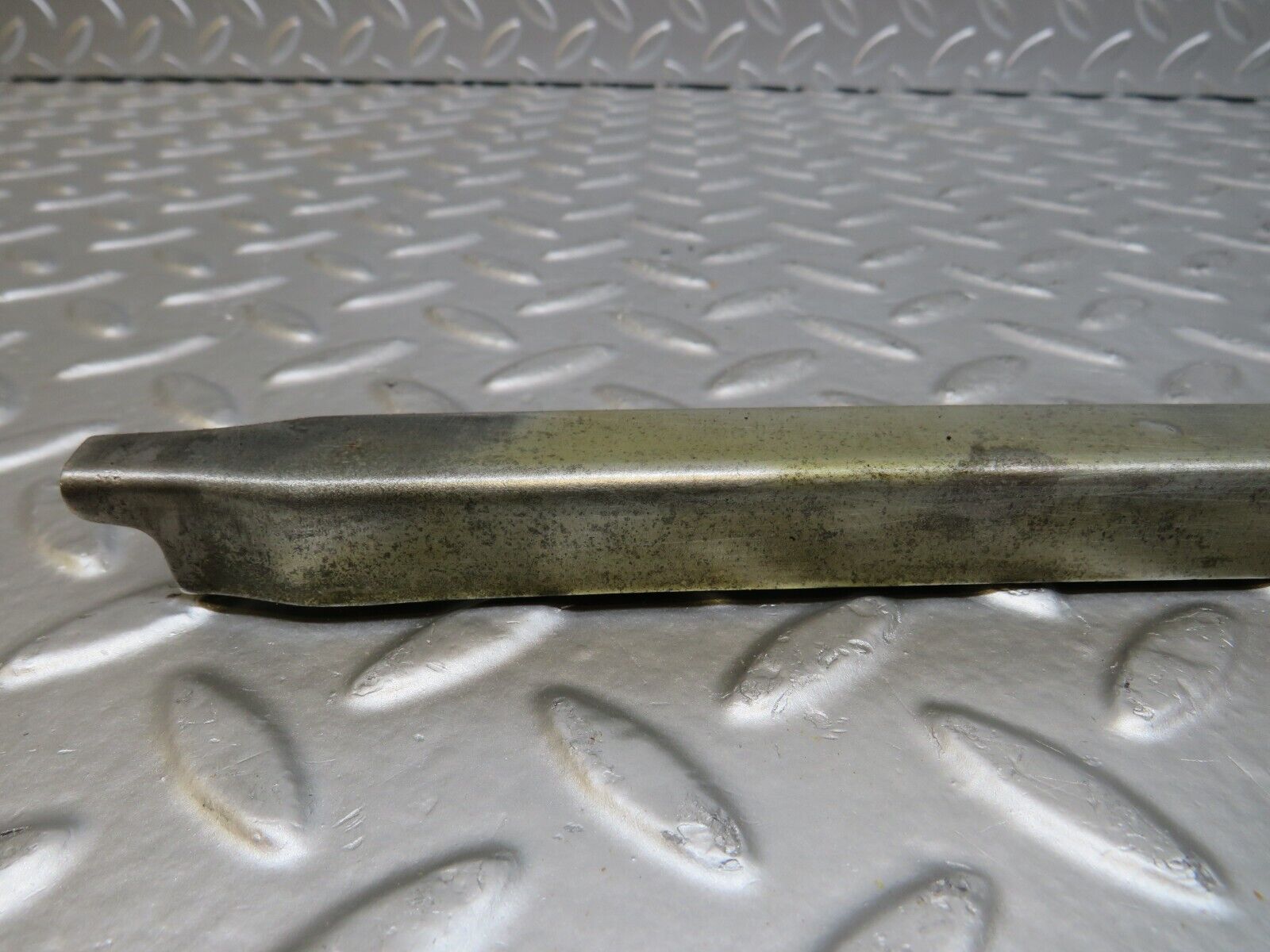 26128 Mercedes-Benz W116 450SE Front Right Window Channel