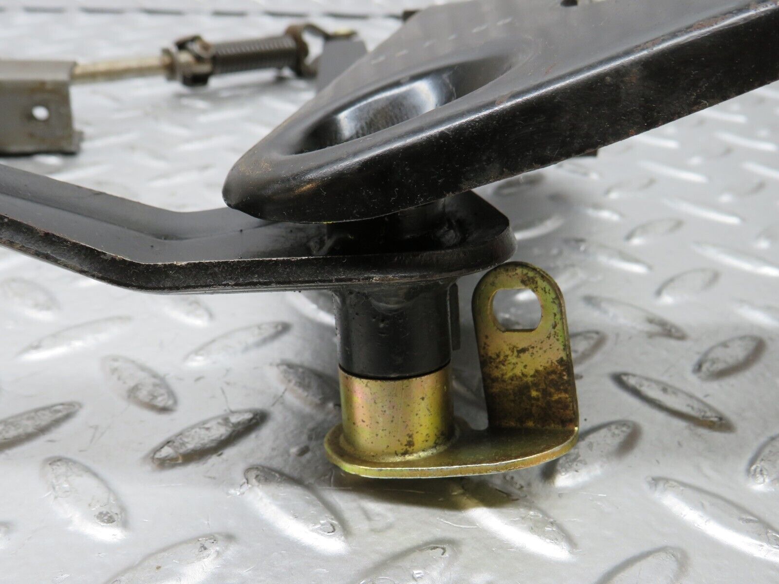 26286 Mercedes-Benz W116 450SE Handbrake Adjusting Handbrake Regulator