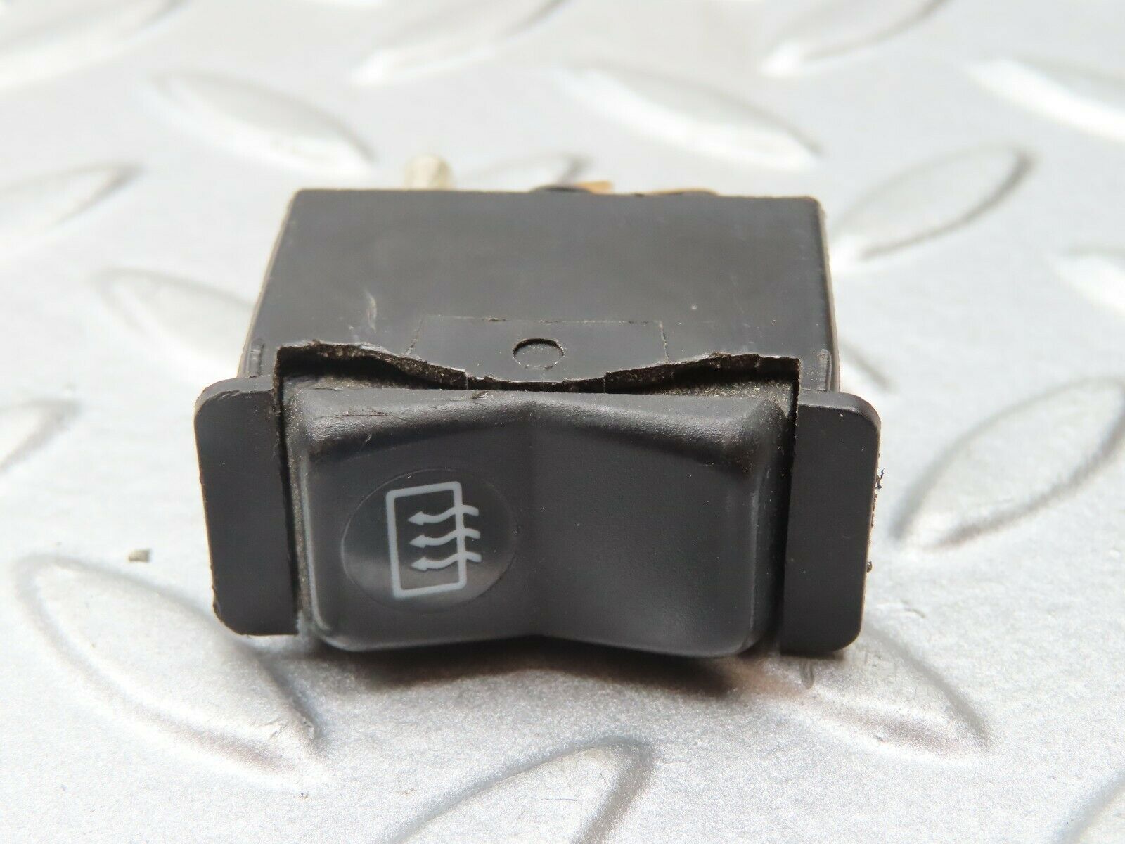 4197 Mercedes-Benz S123 200T Wagon Rear Window Defroster Switch 0008206110
