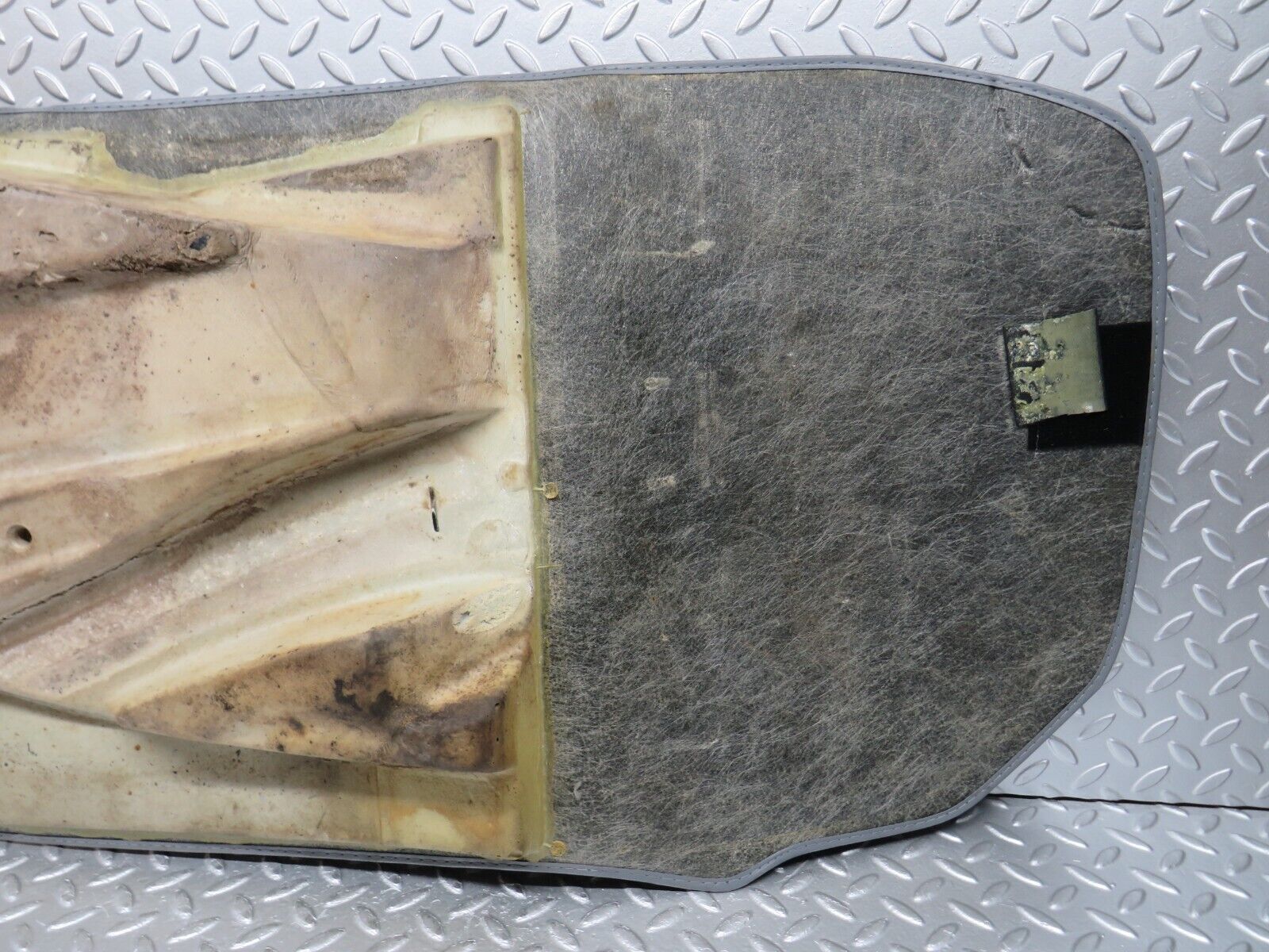 31410 Mercedes-Benz S124 220TE Wagon Front Left Floor Mat 1246805140