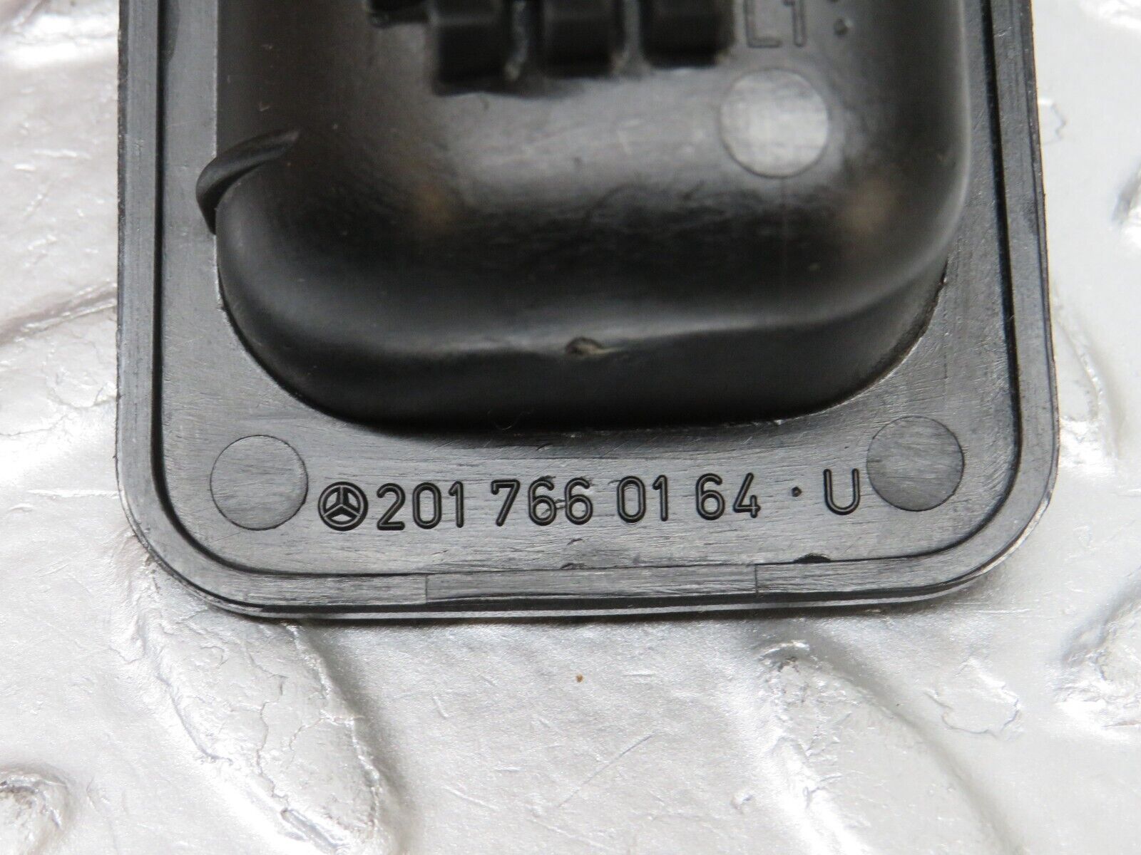 33644 Mercedes-Benz W201 190E 2.0L Left Interior Door Handle 2017660164