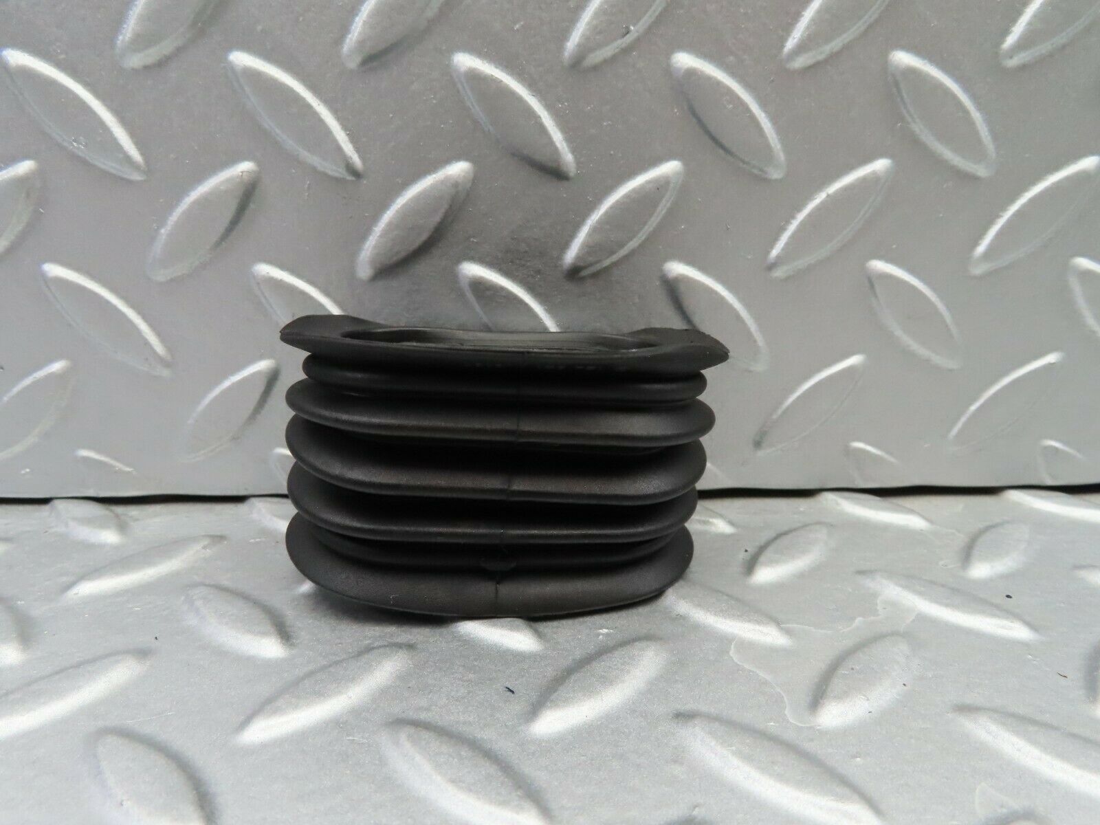 6543 Mercedes-Benz S124 E220 Wagon Front Door Wire Protector Rubber 1248210197