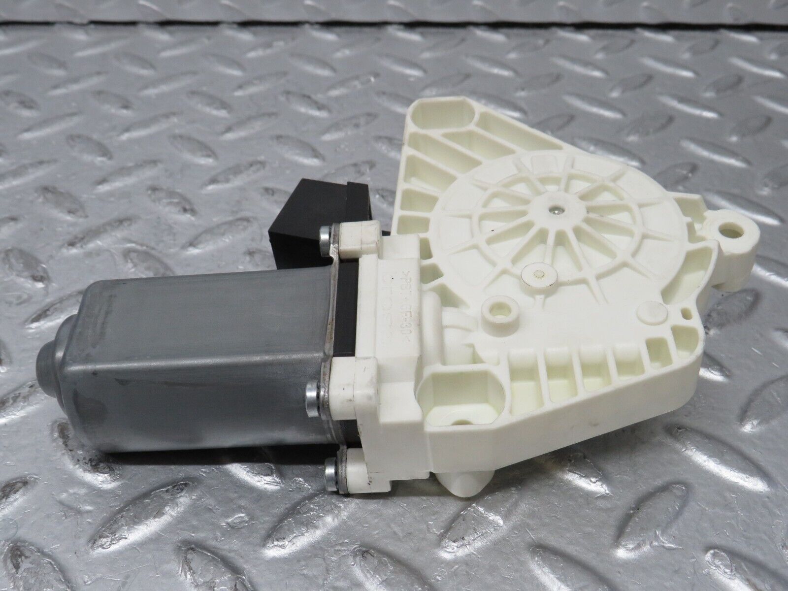 35163 Mercedes-Benz W221 Rear Left Window Regulator Motor 2218202942