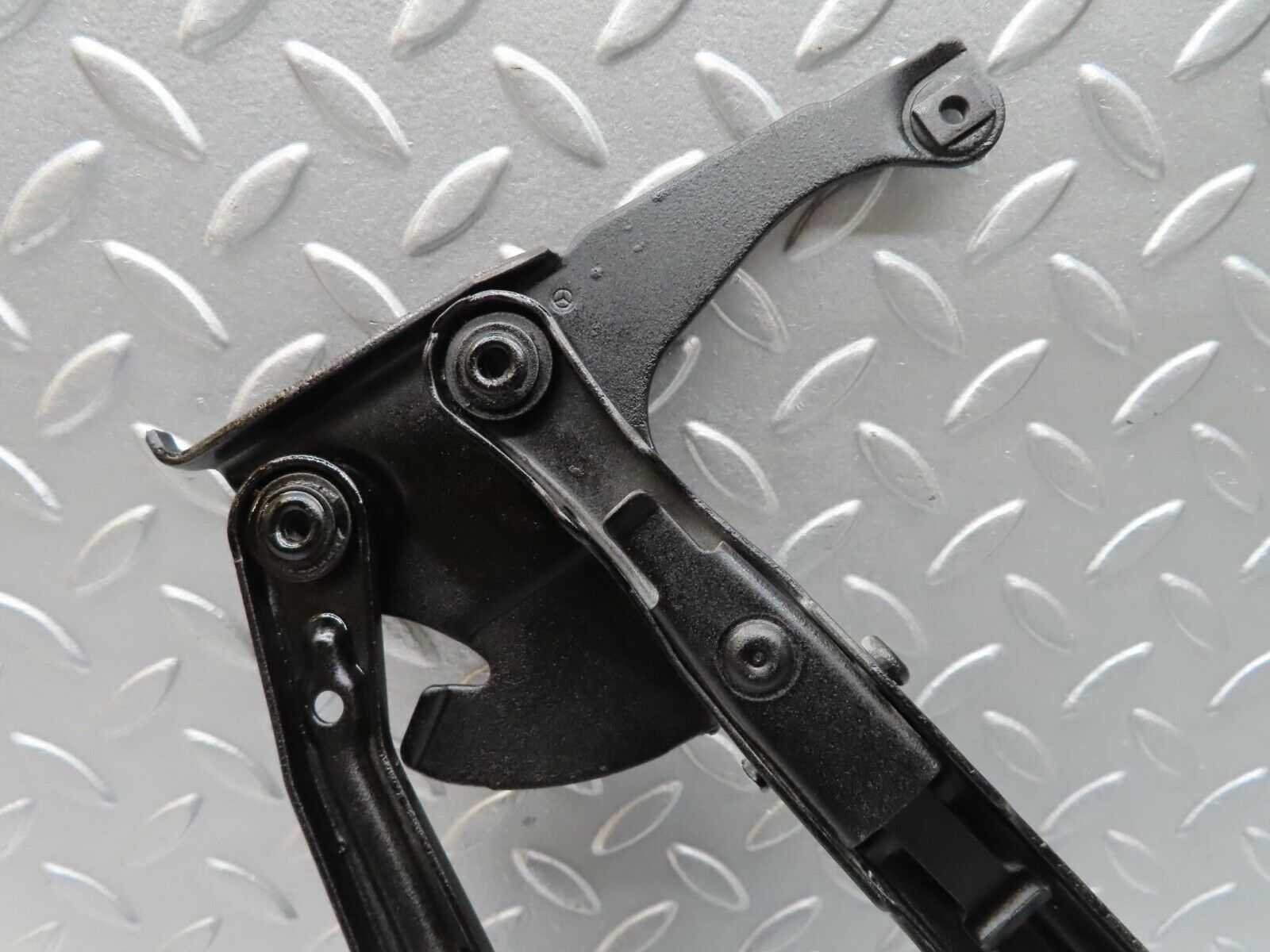 16425 Mercedes-Benz W124 260E Bonnet Hinge Left Side