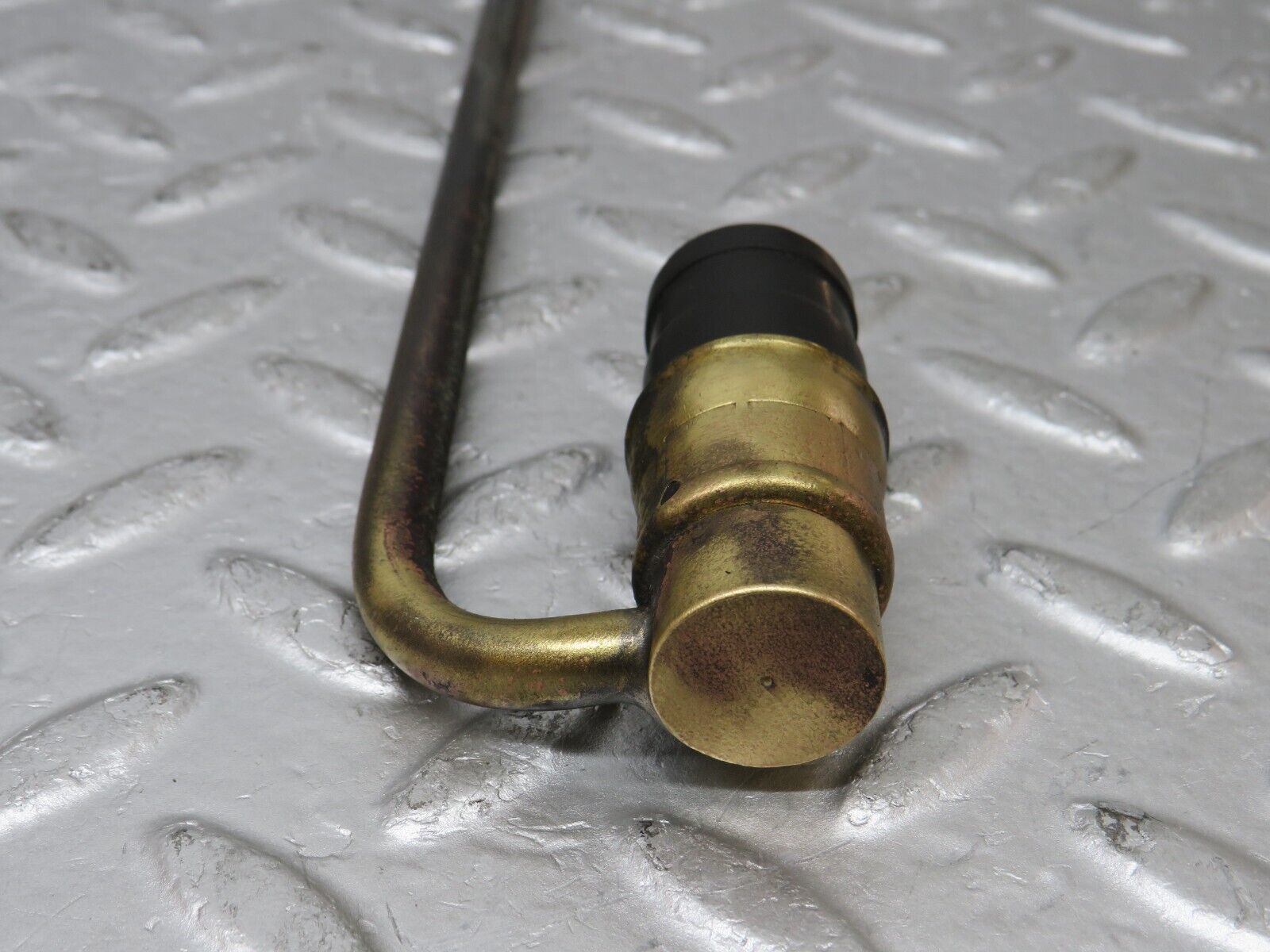 37991 Mercedes-Benz A124 320E Cabriolet Fuel Pipe Line