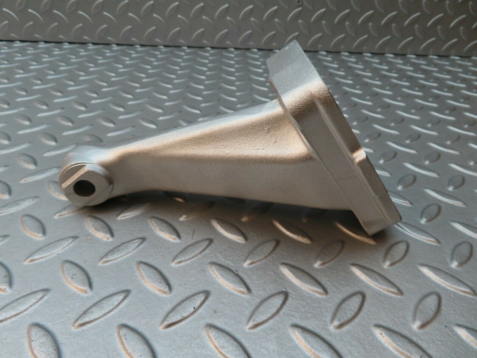 4685 Mercedes-Benz W114 280CE Coupe Engine Mount Bracket Left Side 1802233804