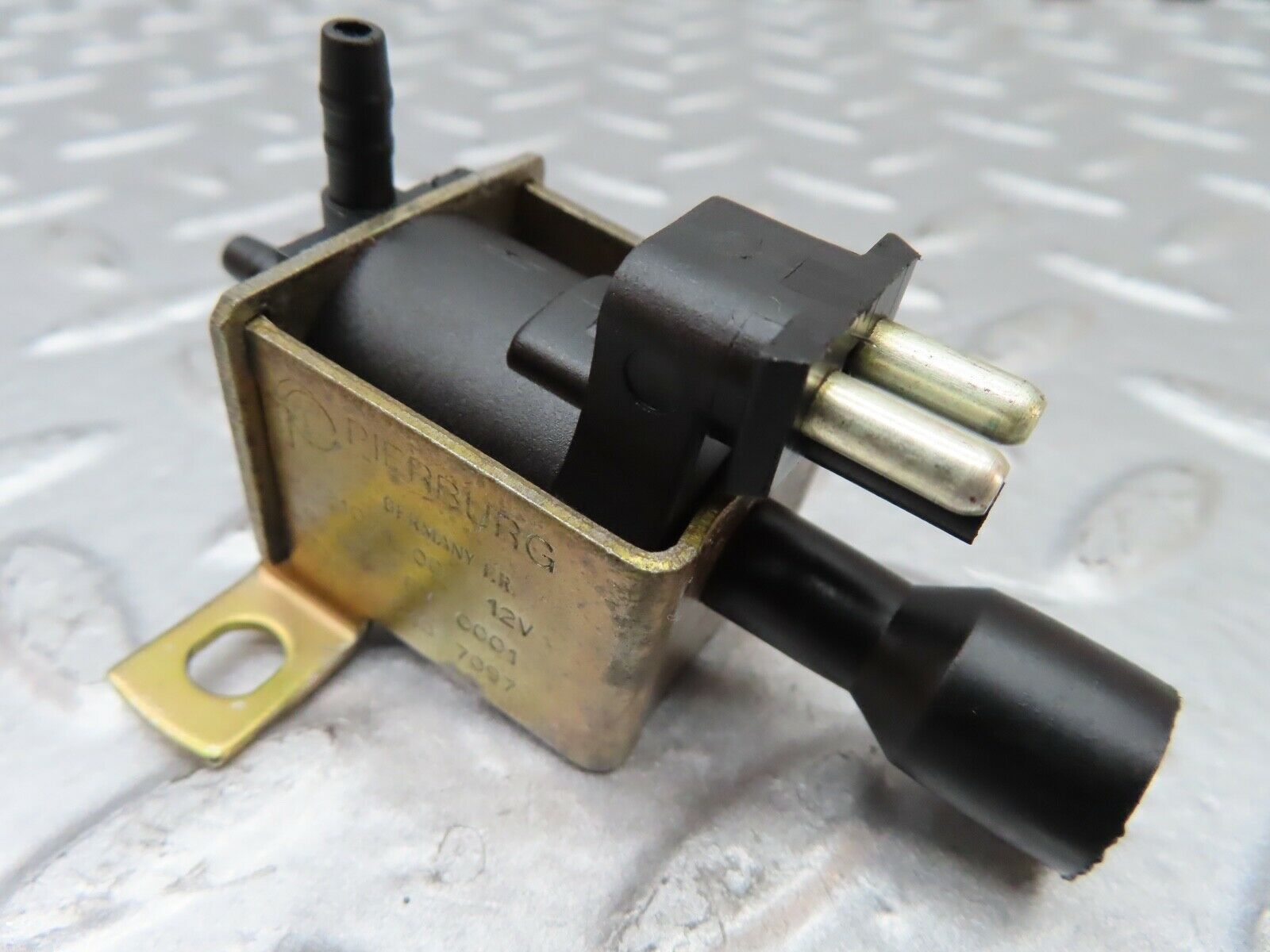 20052 Mercedes-Benz R129 300SL Coupe Vacuum Control Valve Pierburg 0015407097