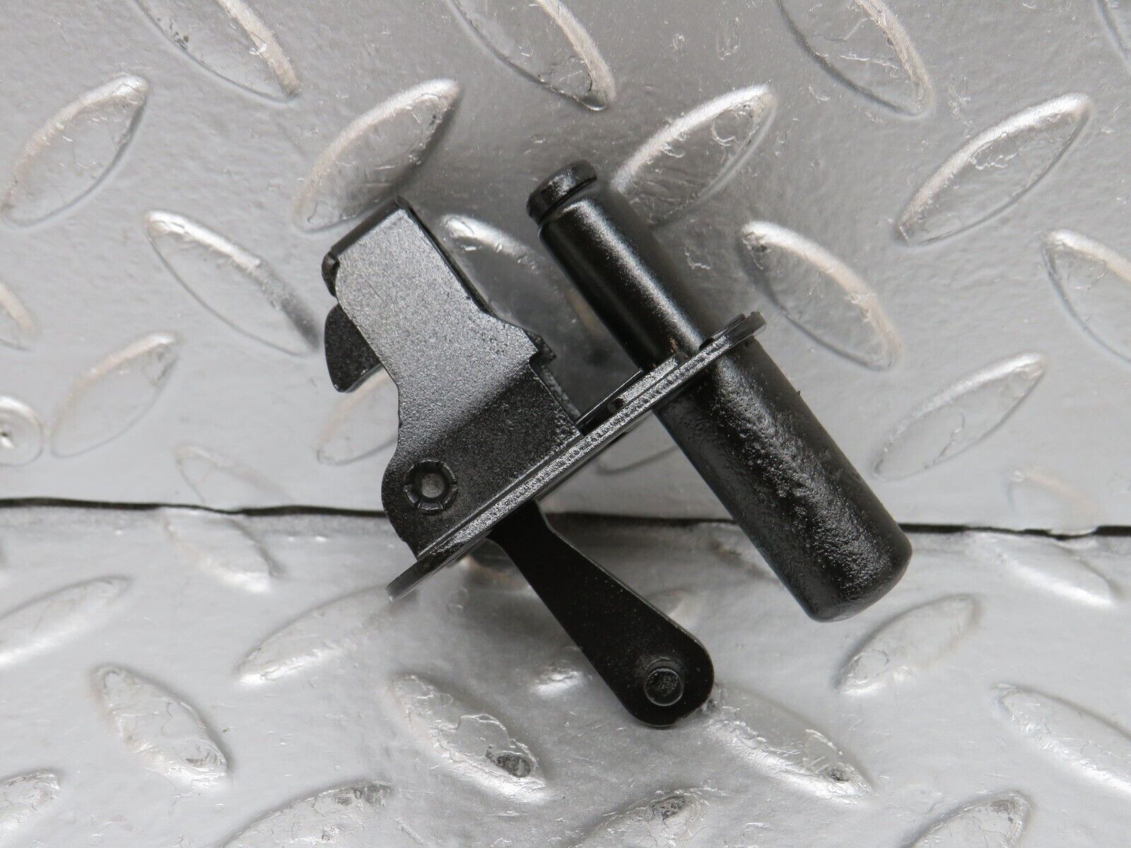 31776 Mercedes-Benz W201 190LE 1.8L Bonnet Lock Latch 2018800860