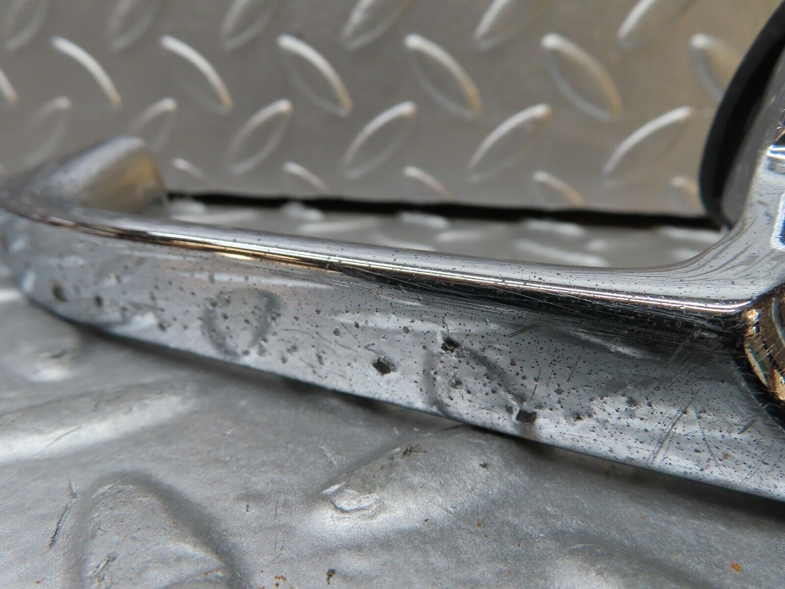 20835 Mercedes-Benz W114 250CE Coupe Door Handle Right No Key 1157660201