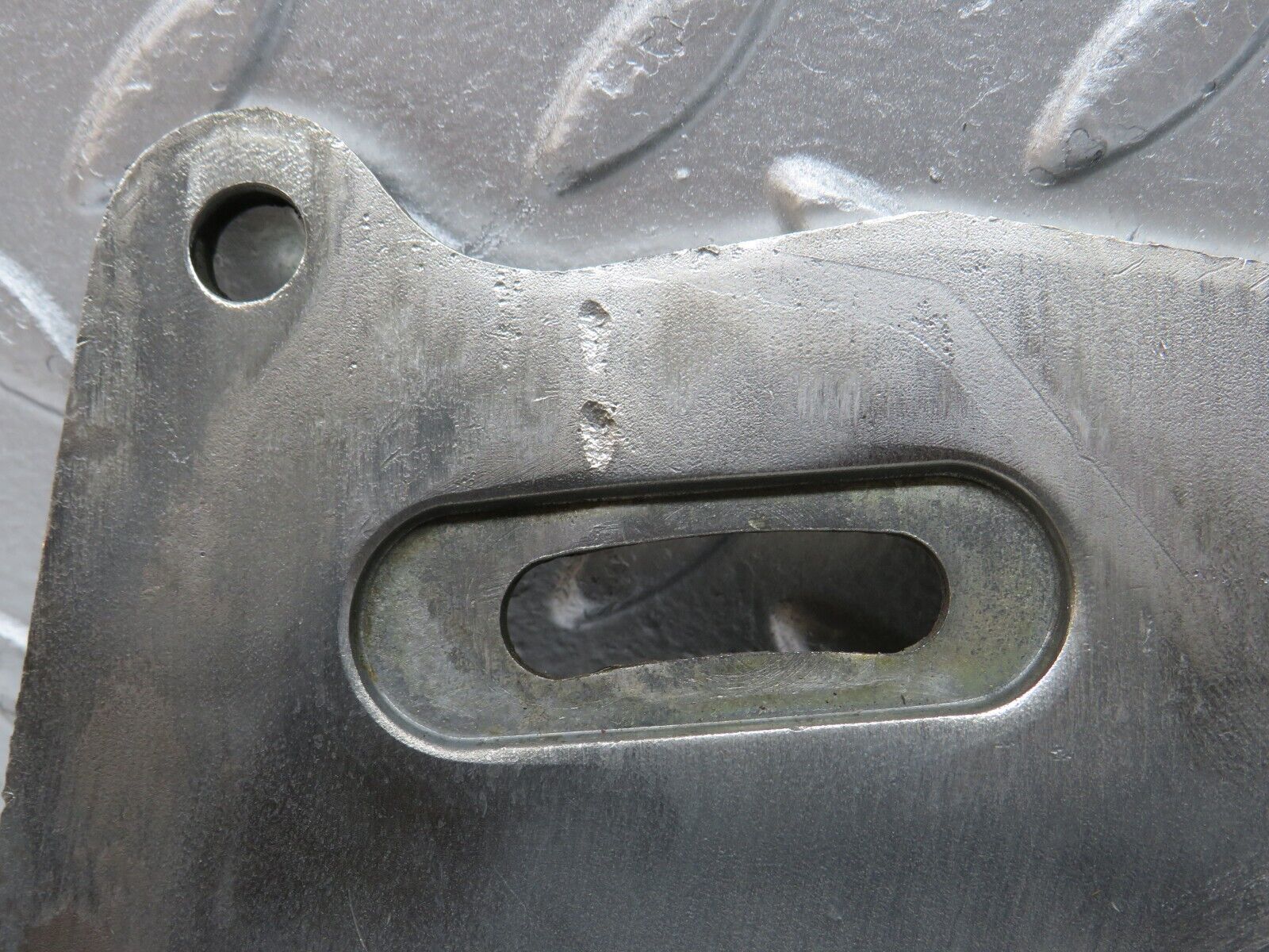 0064 Mercedes-Benz W116 350SE Power Steering Pump Bracket