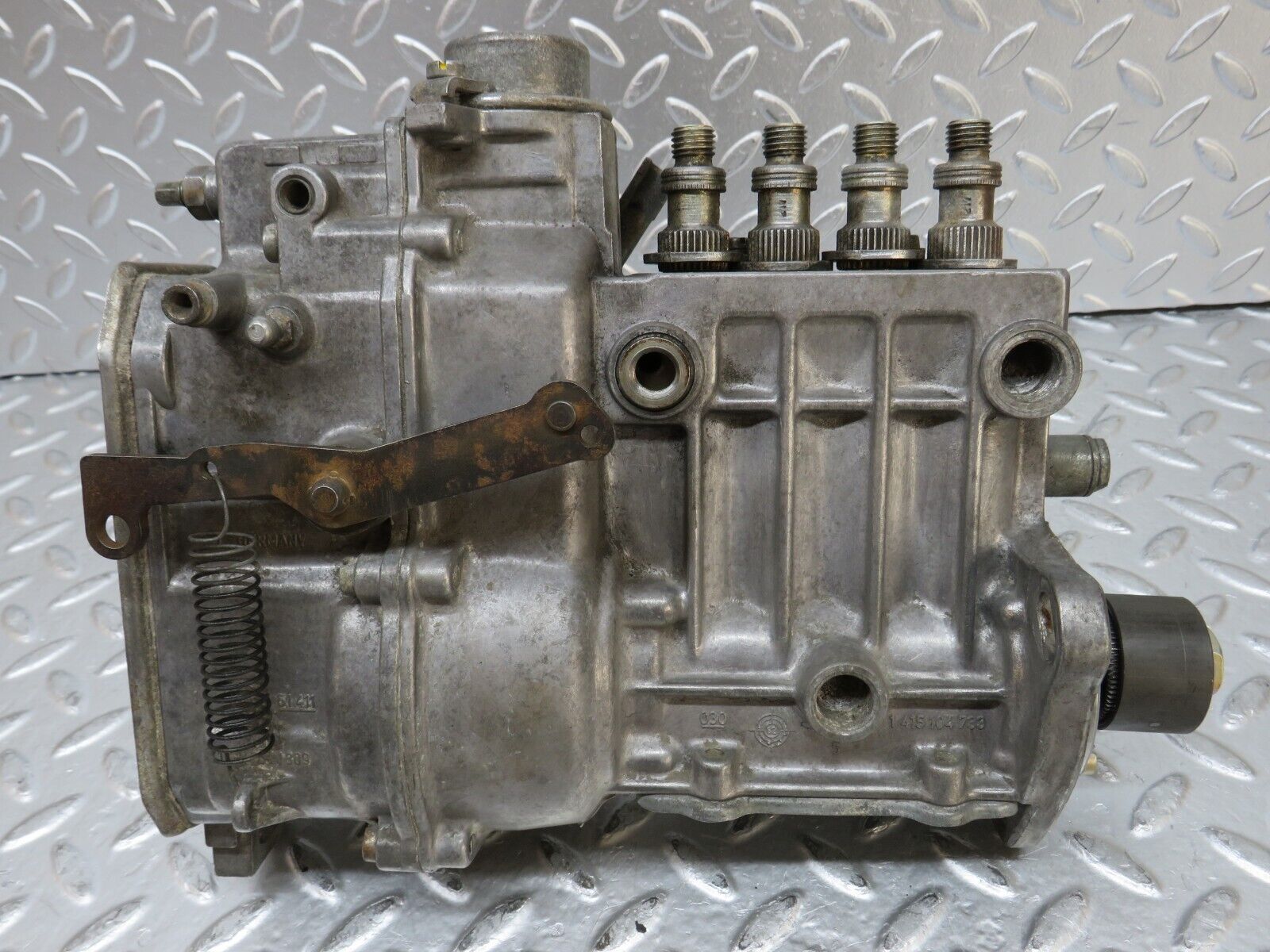 26954 Mercedes-Benz W123 240D Diesel Fuel Injection Pump Bosch 6160706801