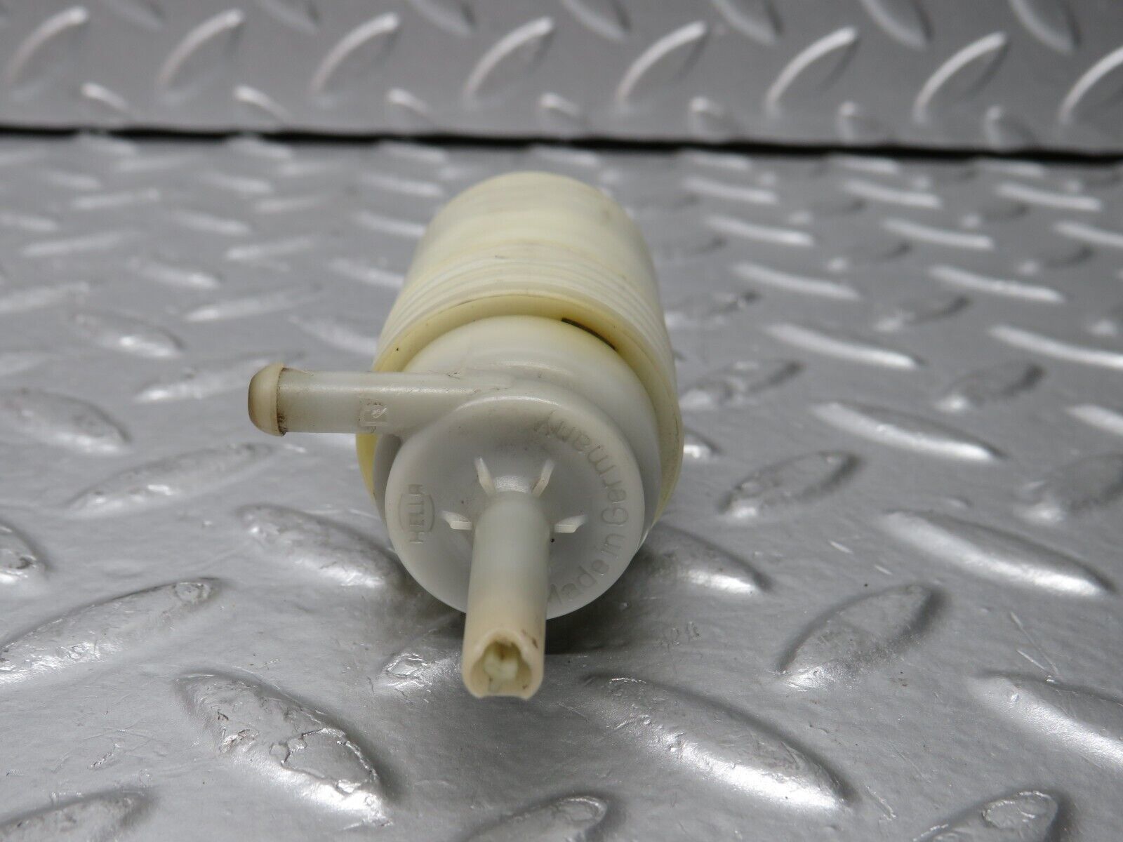 31247 Mercedes-Benz S124 220TE Wagon Windscreen Washer Pump Hella 1248690421