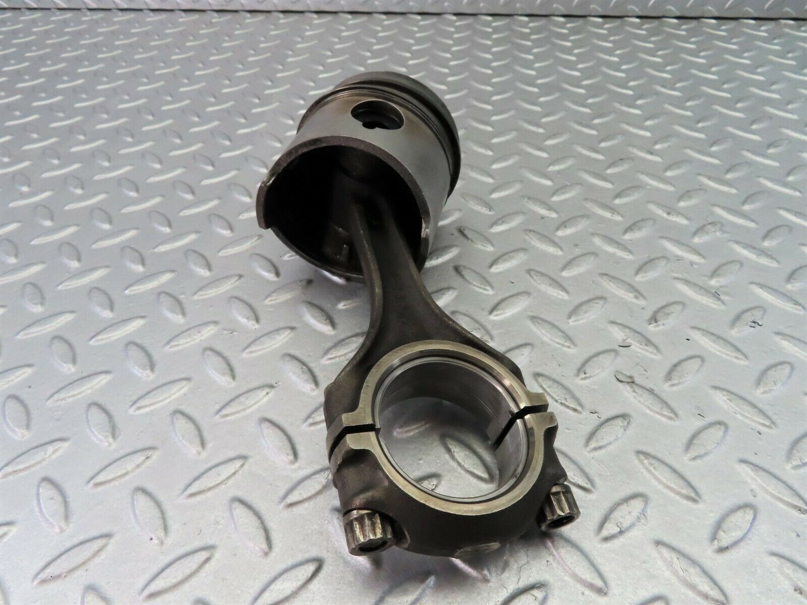 8041 Mercedes-Benz W115 220D Piston With Connecting Rod 87.03 mm