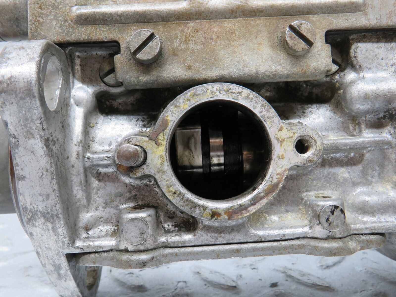 35930 Mercedes-Benz 240D OM616.912 Fuel Injection Pump 6160704101 0400074989