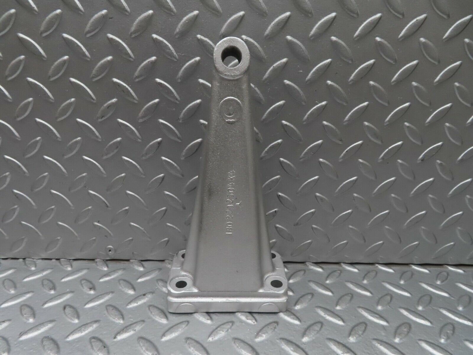 13154 Mercedes-Benz W111 220S Engine Mount Bracket Right Side 1802232504